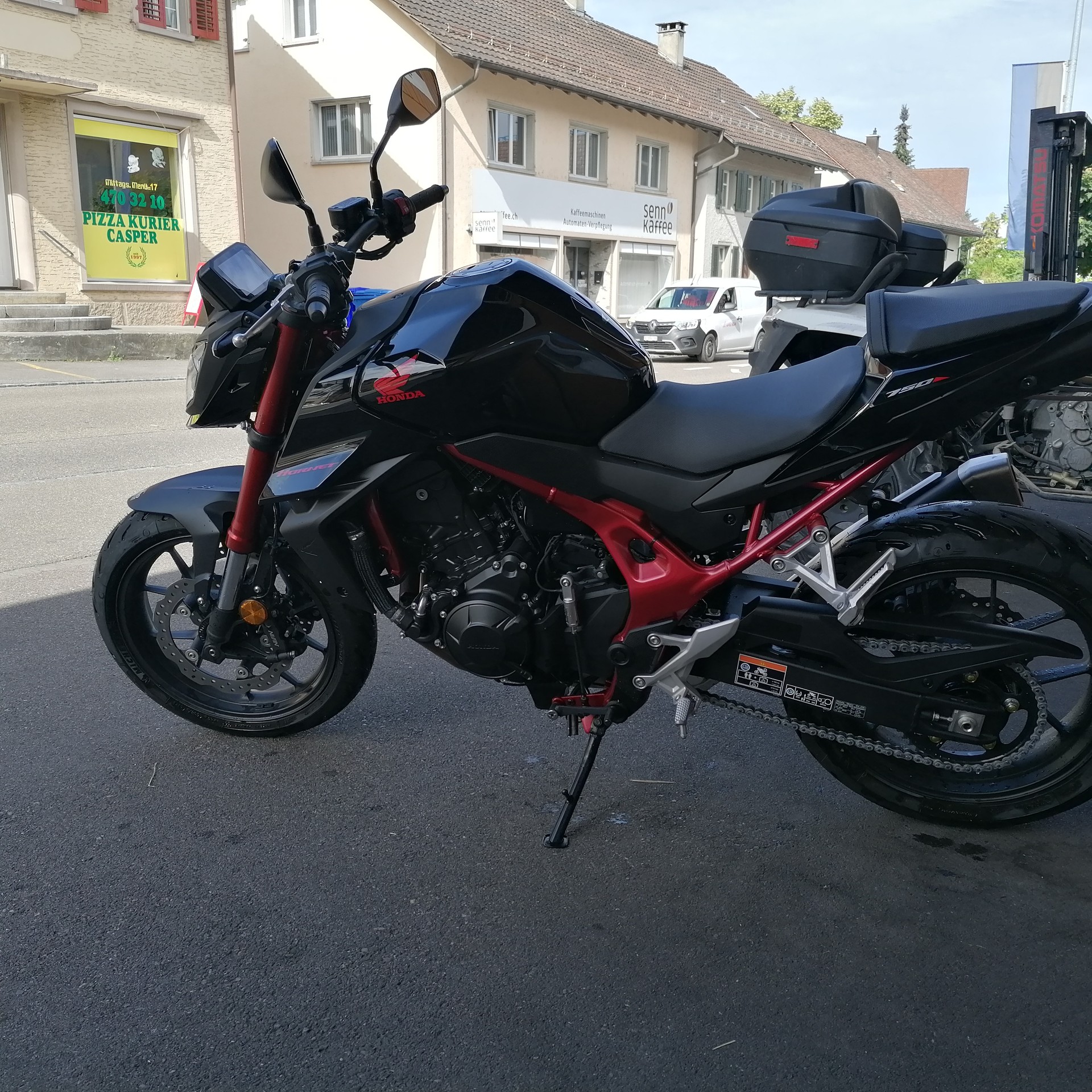 HONDA CB 750 Hornet-showroom-element-2