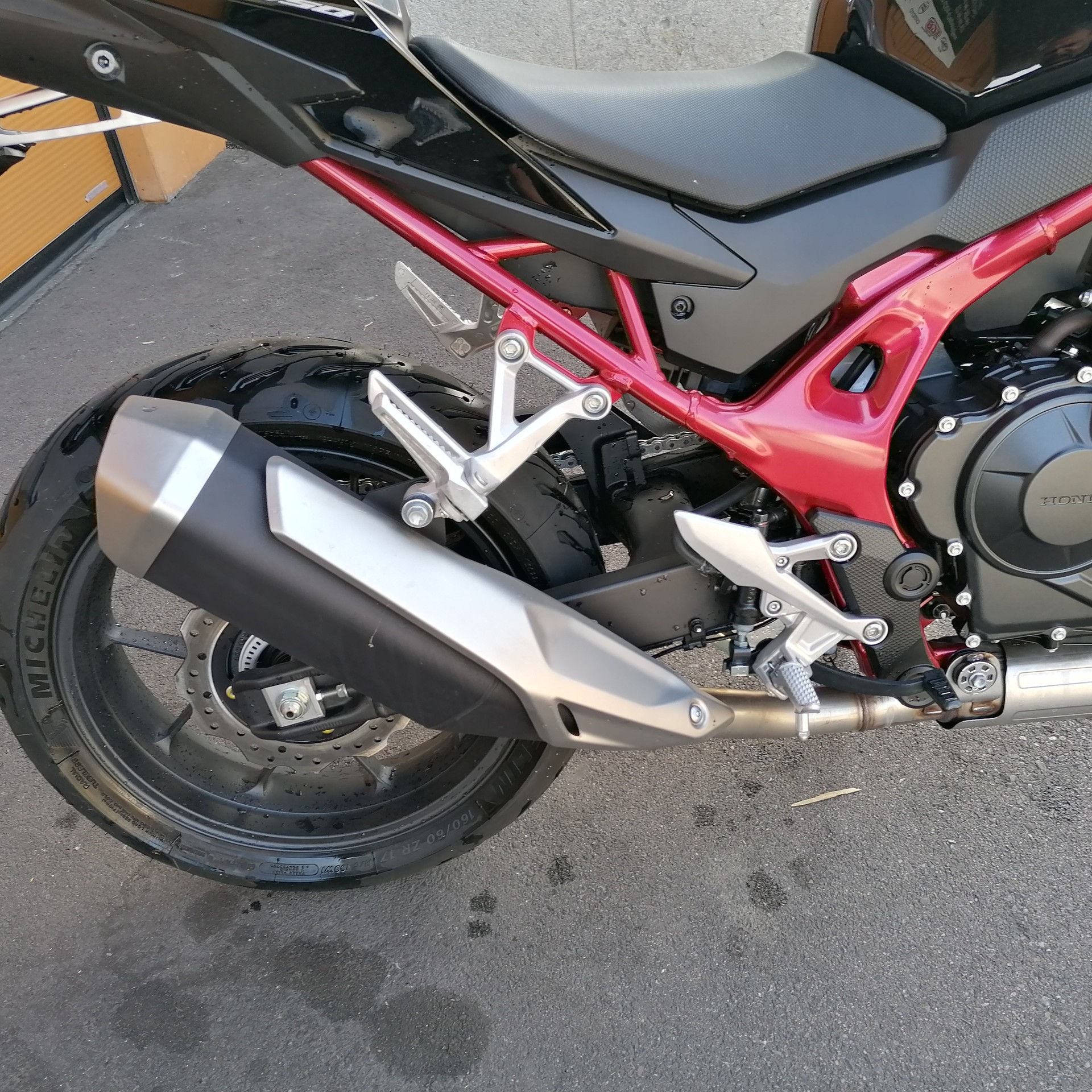 HONDA CB 750 Hornet-image-9