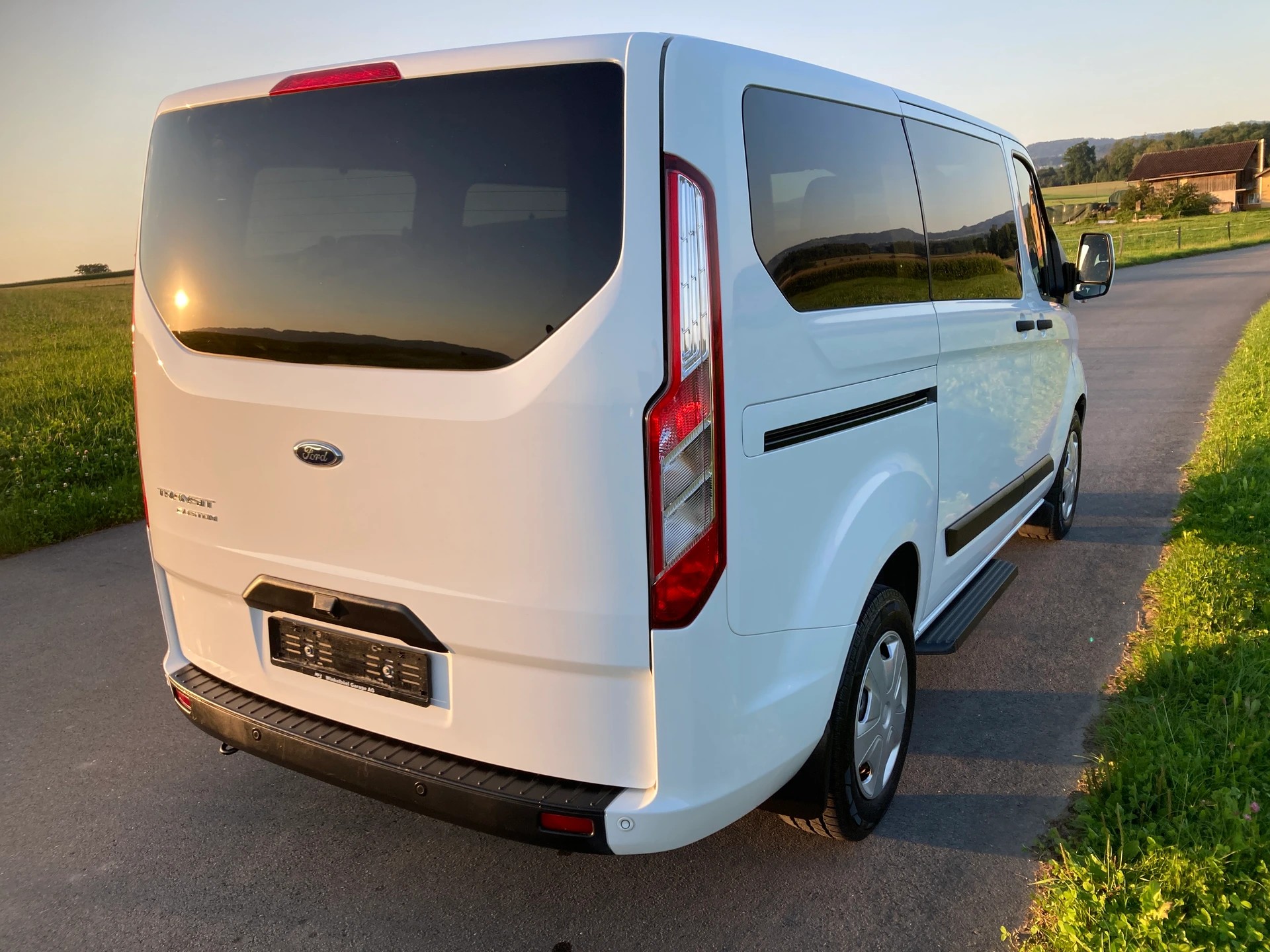 FORD Transit Custom 320 L1H1 Trend 9 Sitzer-image-2
