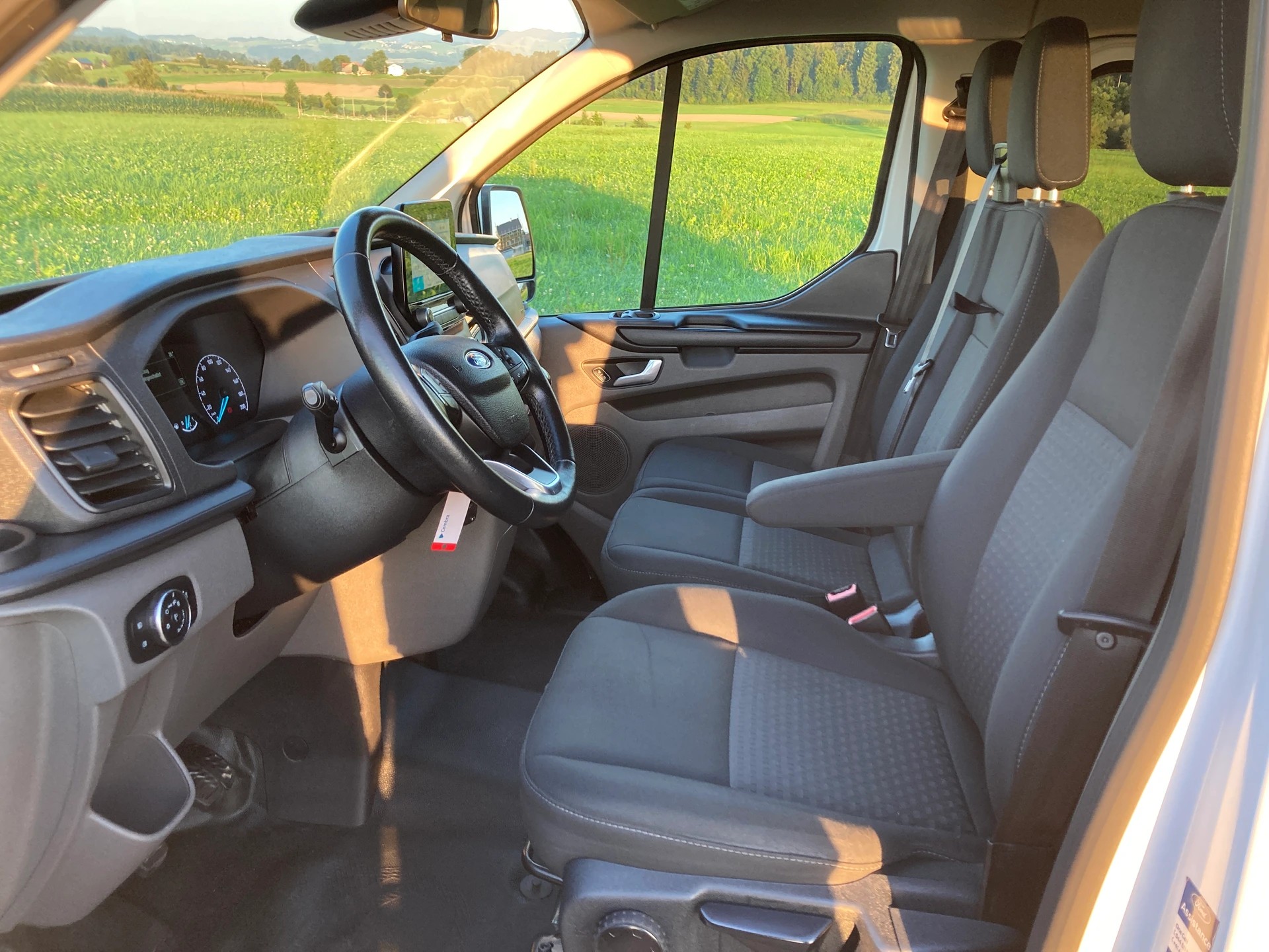 FORD Transit Custom 320 L1H1 Trend 9 Sitzer-image-8