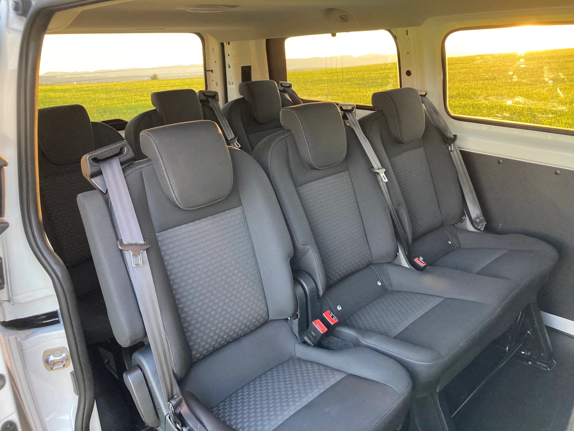 FORD Transit Custom 320 L1H1 Trend 9 Sitzer-image-6