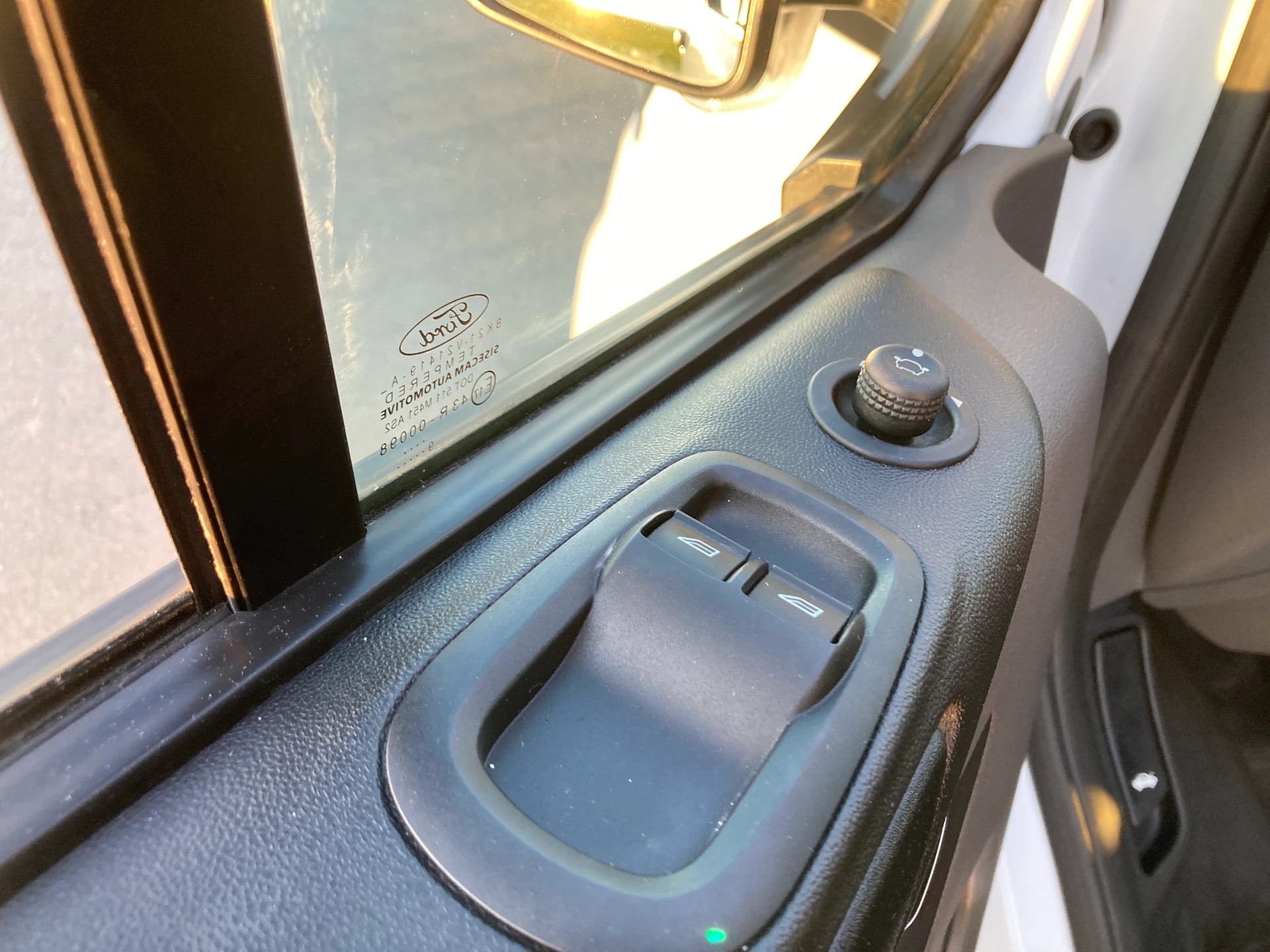FORD Transit Custom 320 L1H1 Trend 9 Sitzer-image-9
