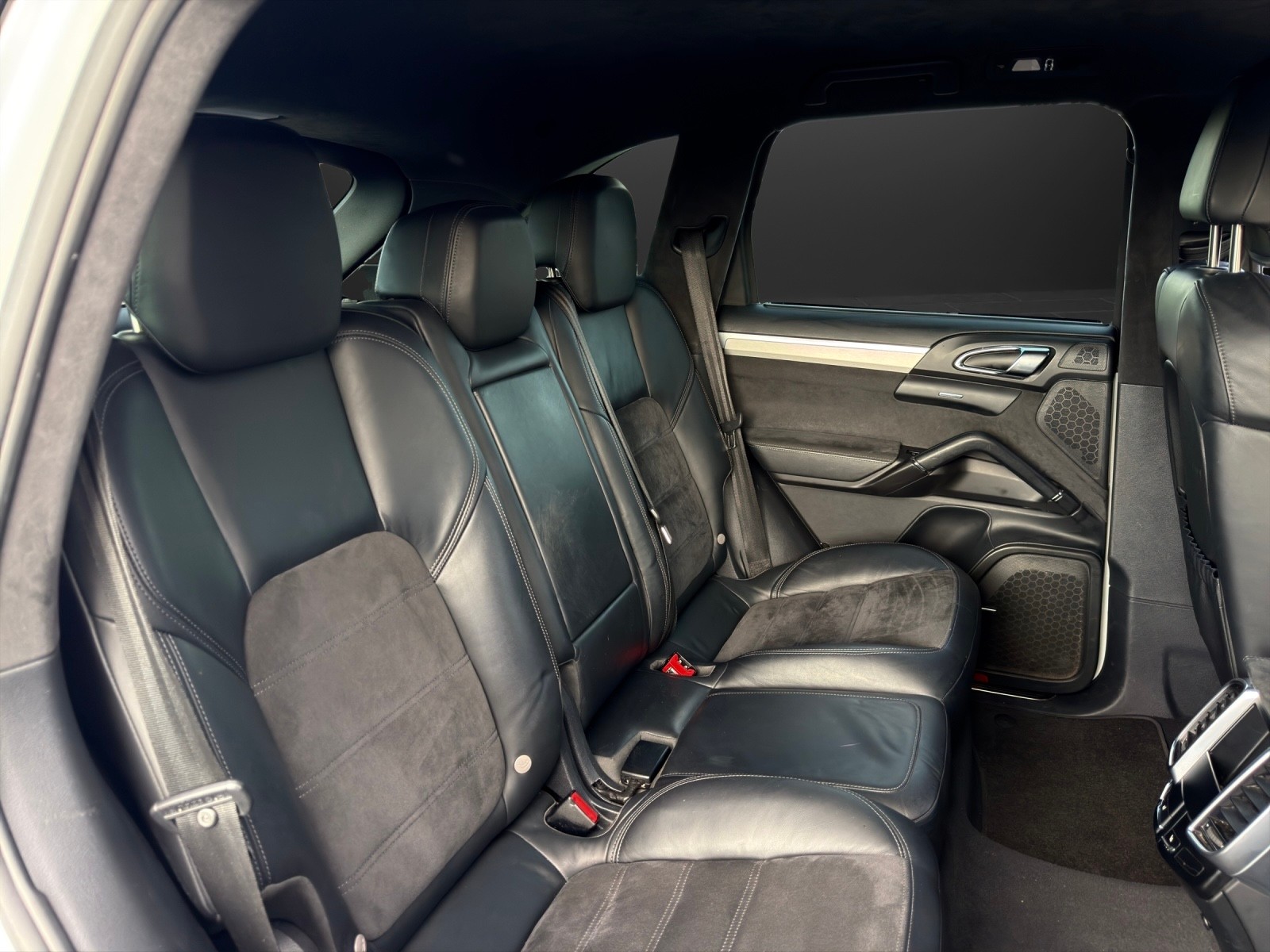PORSCHE Cayenne 4.8 V8 GTS mit 420 PS-image-13