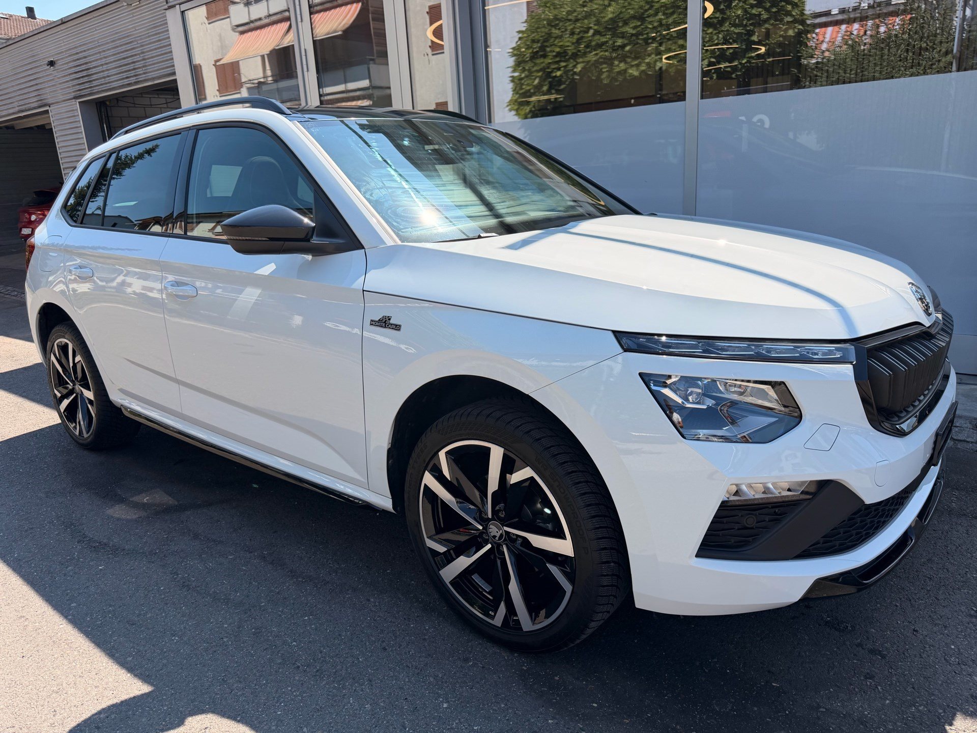 SKODA Kamiq 1.5 TSI MONTE CARLO *** 5 JAHRE SKODA WERKSGARANTIE ***-image-2