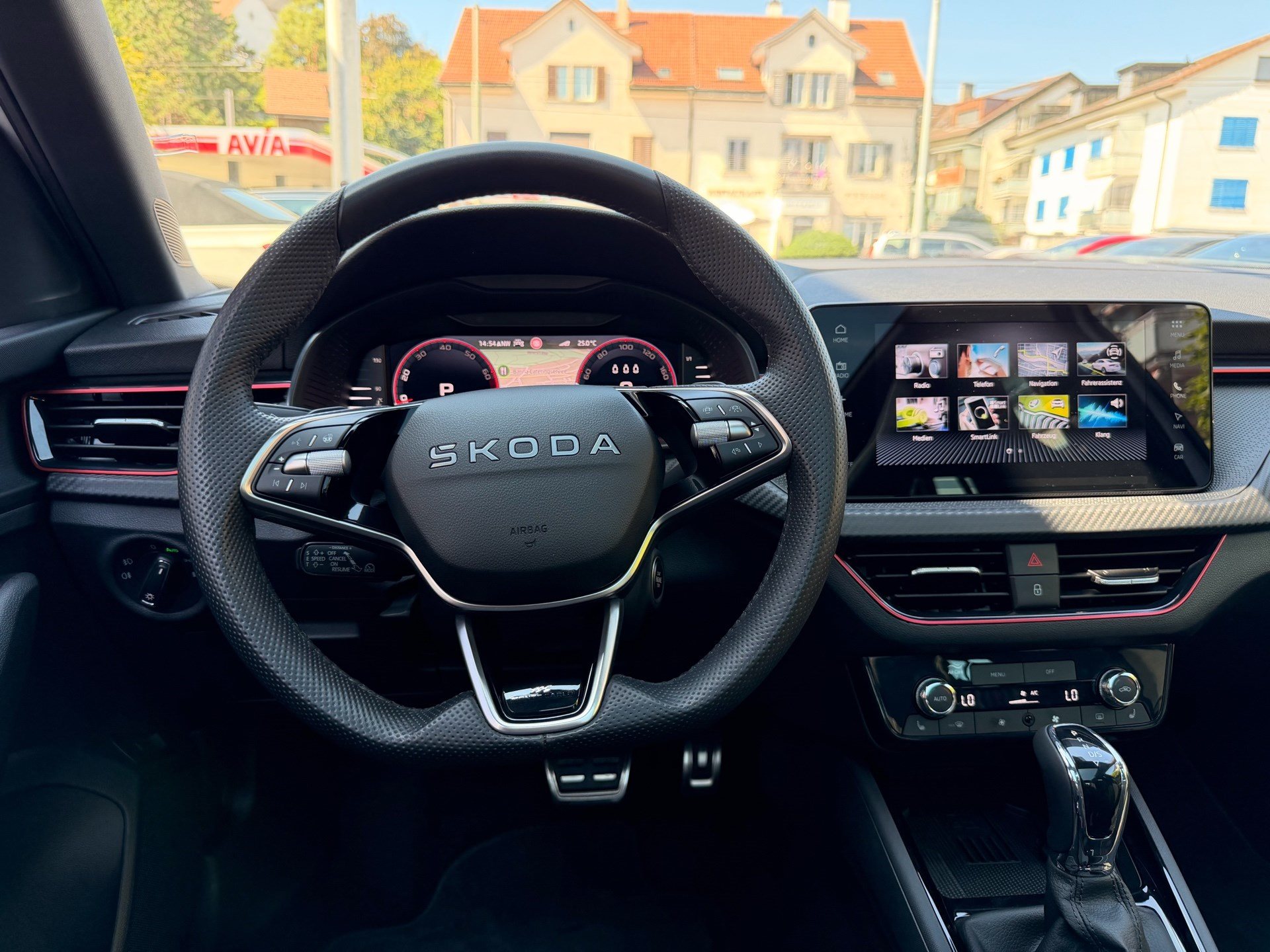 SKODA Kamiq 1.5 TSI MONTE CARLO *** 5 JAHRE SKODA WERKSGARANTIE ***-image-8