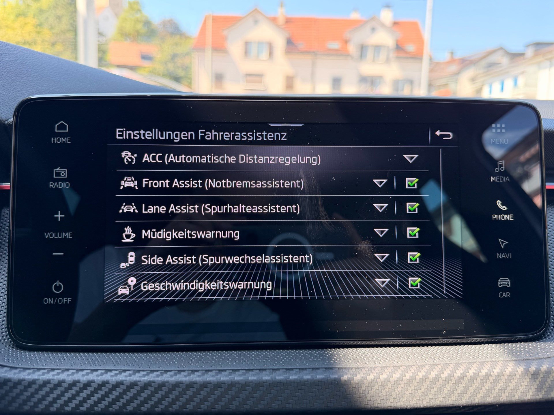 SKODA Kamiq 1.5 TSI MONTE CARLO *** 5 JAHRE SKODA WERKSGARANTIE ***-image-16