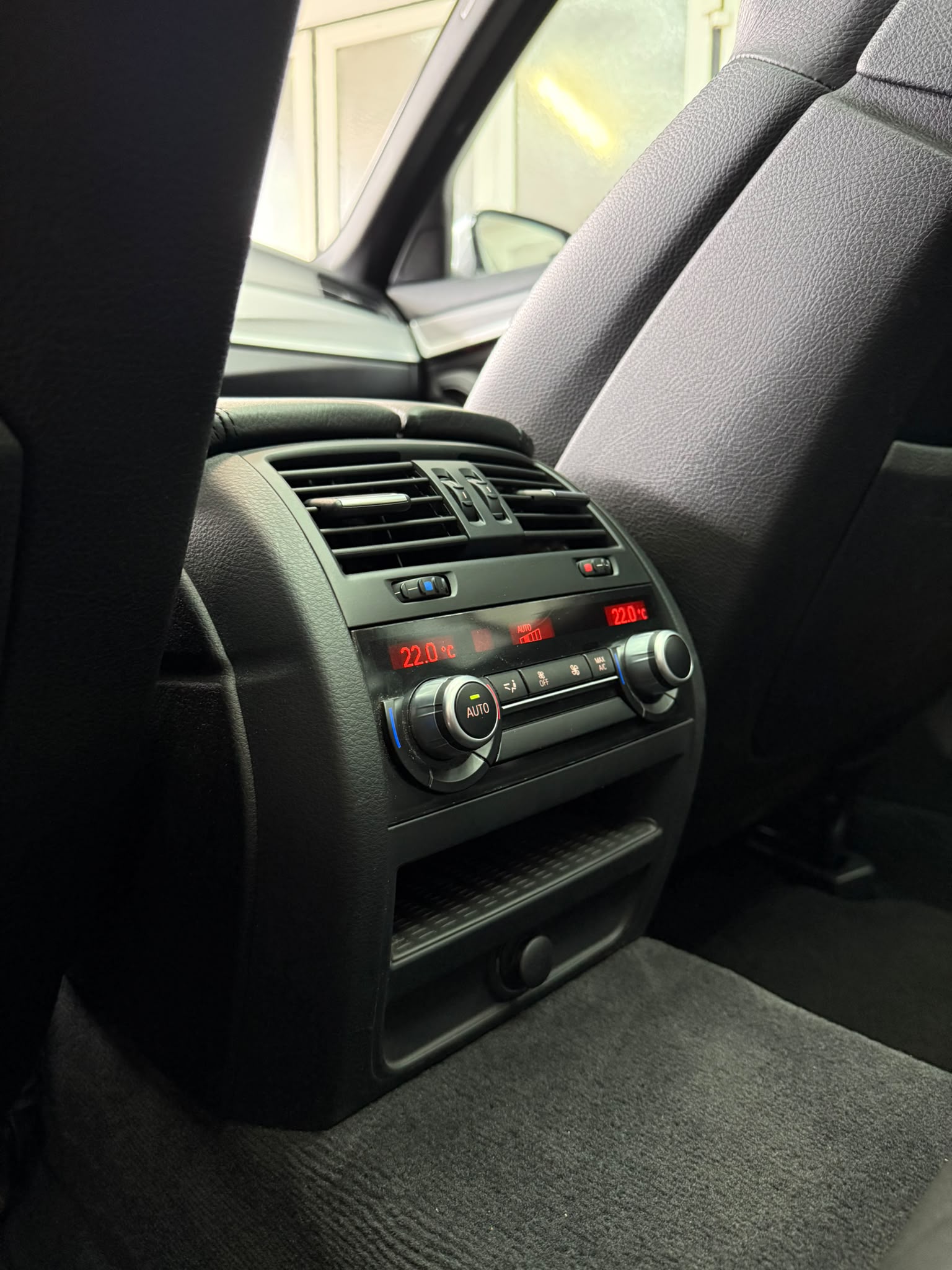 BMW M550d xDrive Touring Steptronic-image-9