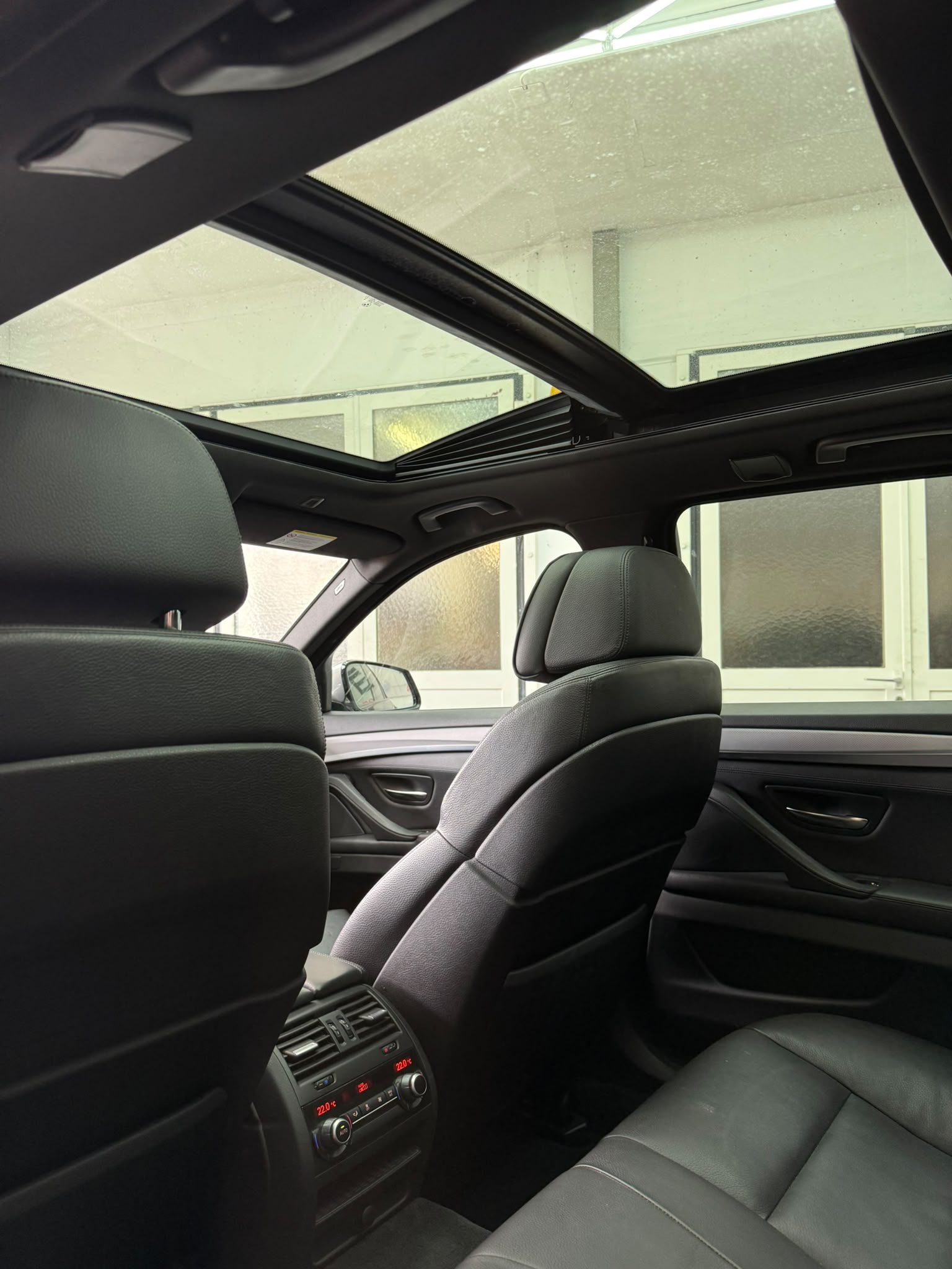 BMW M550d xDrive Touring Steptronic-image-8