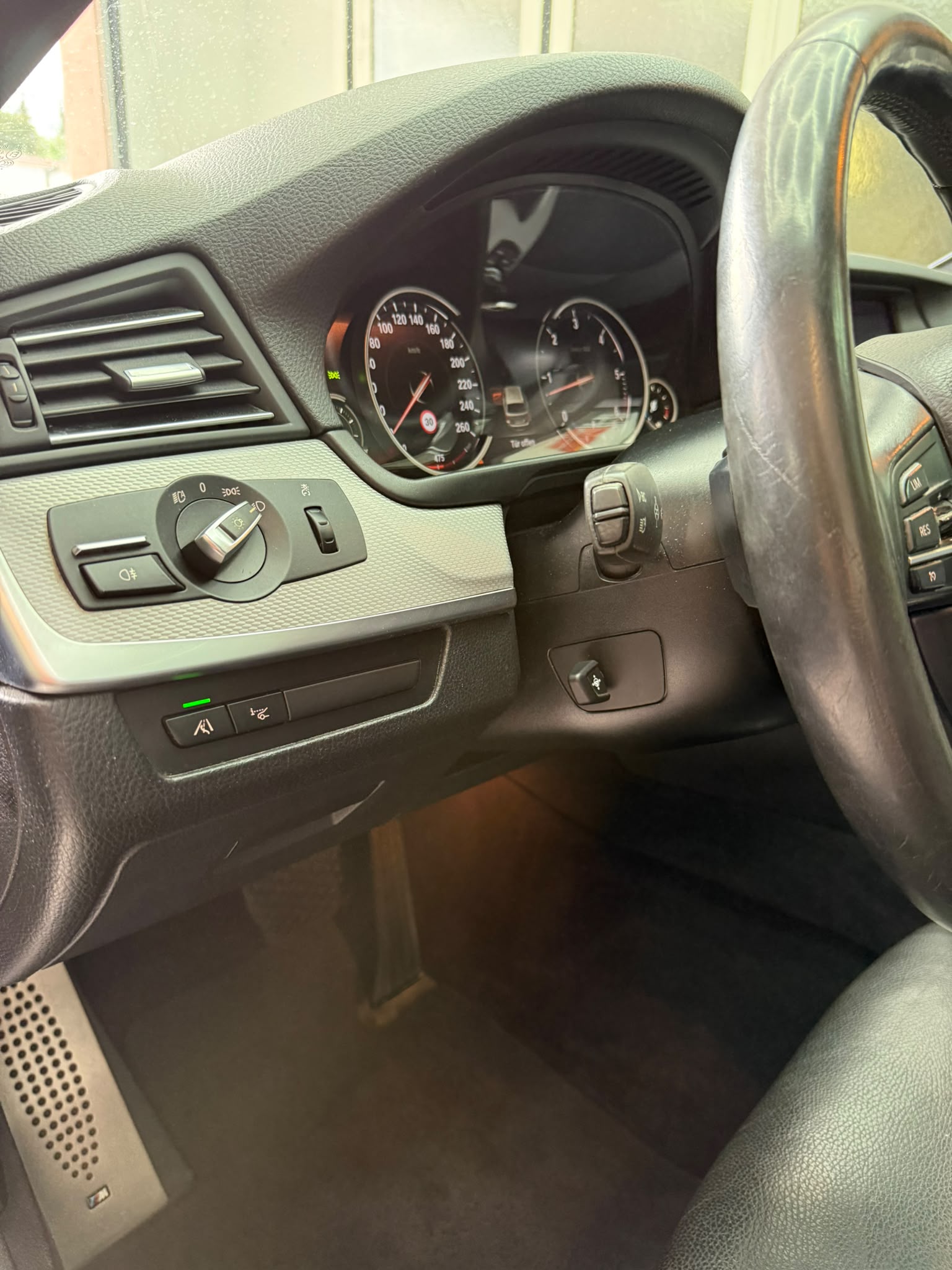 BMW M550d xDrive Touring Steptronic-image-11