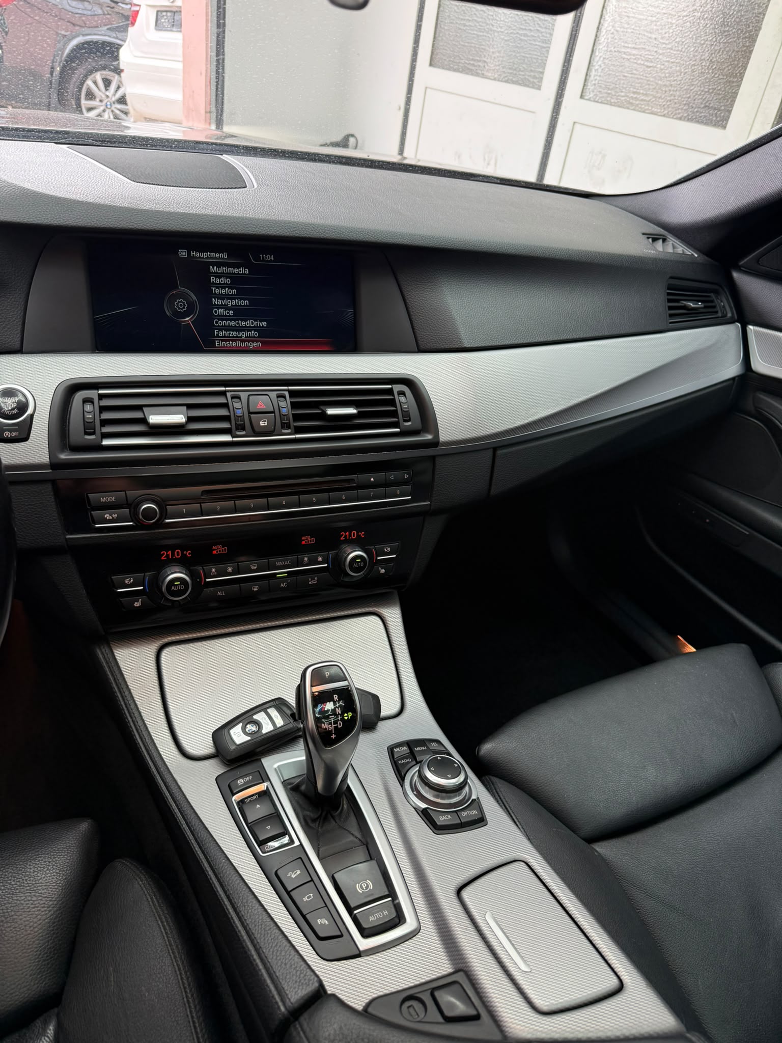 BMW M550d xDrive Touring Steptronic-image-13
