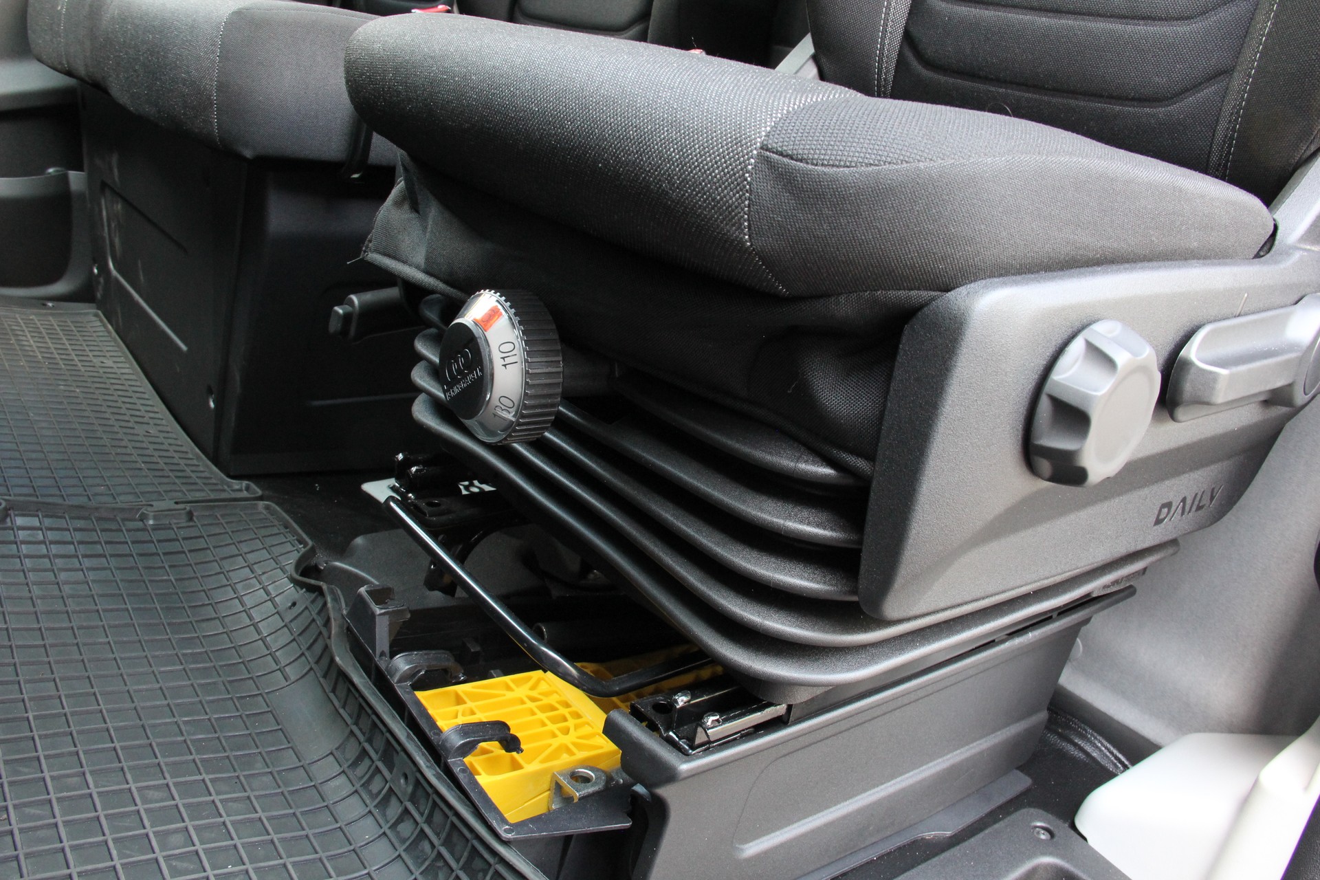 IVECO 35 S 18H A8 3L **3L-MOTOR** **AUTOMAT** **RÜCKFAHRKAMERA** **KLIMAAUTOMATIK**-image-15