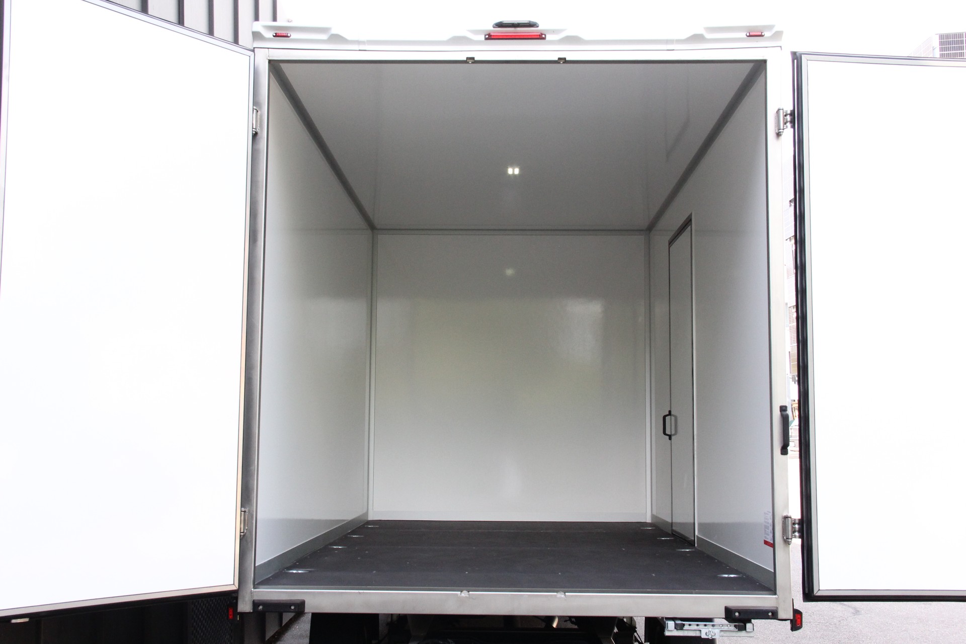 IVECO 35 S 18H A8 3L **3L-MOTOR** **AUTOMAT** **RÜCKFAHRKAMERA** **KLIMAAUTOMATIK**-image-8