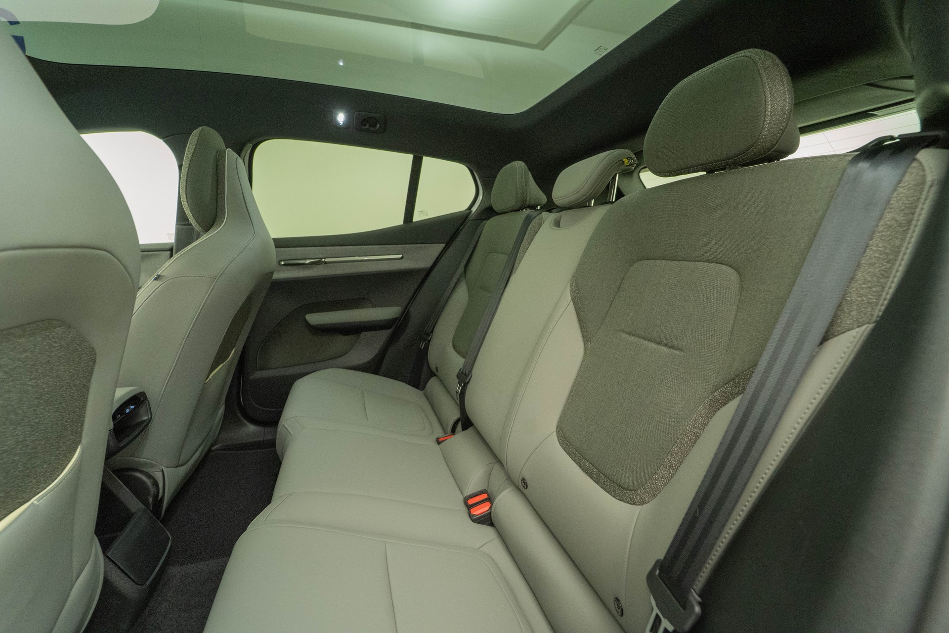 VOLVO EX30 E60 Twin Ultra Performance AWD-image-8