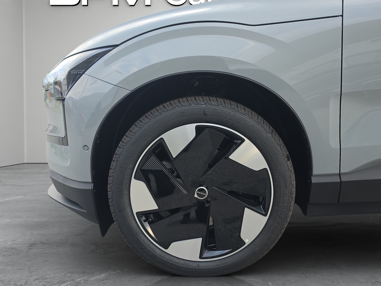 VOLVO EX30 P5 69 kWh Long Range Ultra-image-7