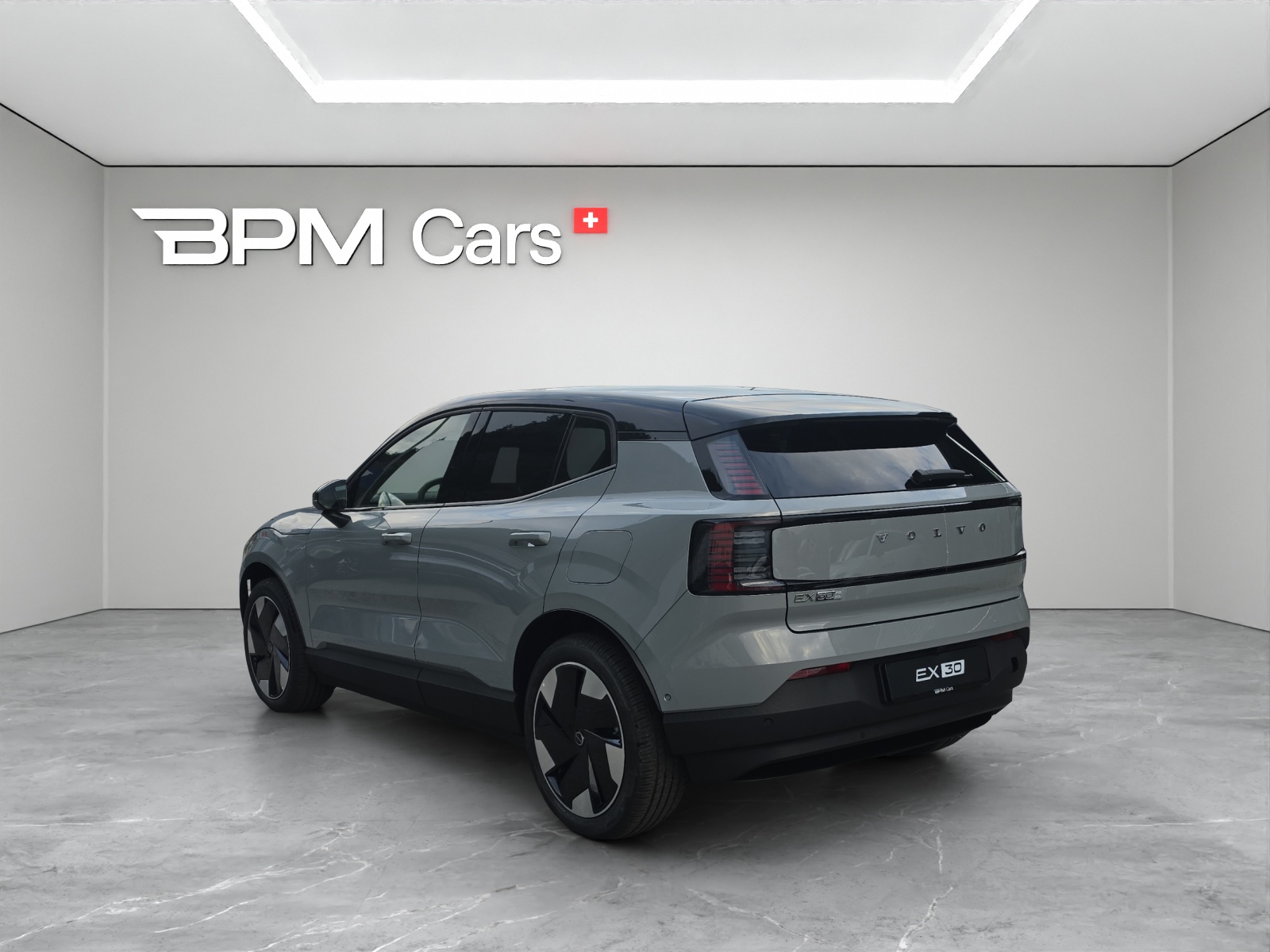 VOLVO EX30 P5 69 kWh Long Range Ultra-image-2