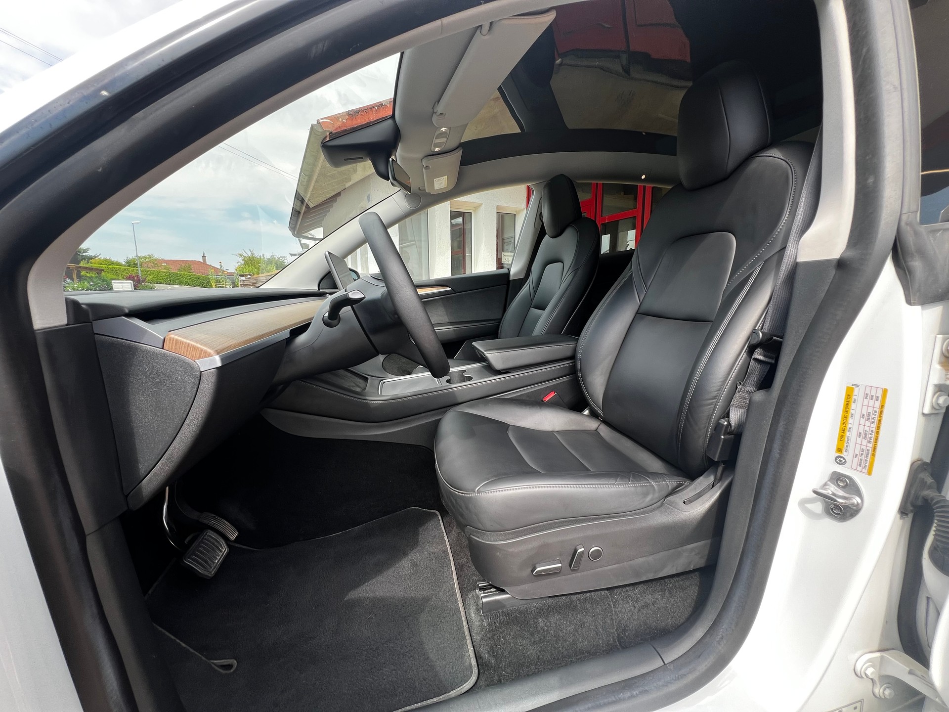 TESLA Model Y Long Range // SoH 92%-image-14