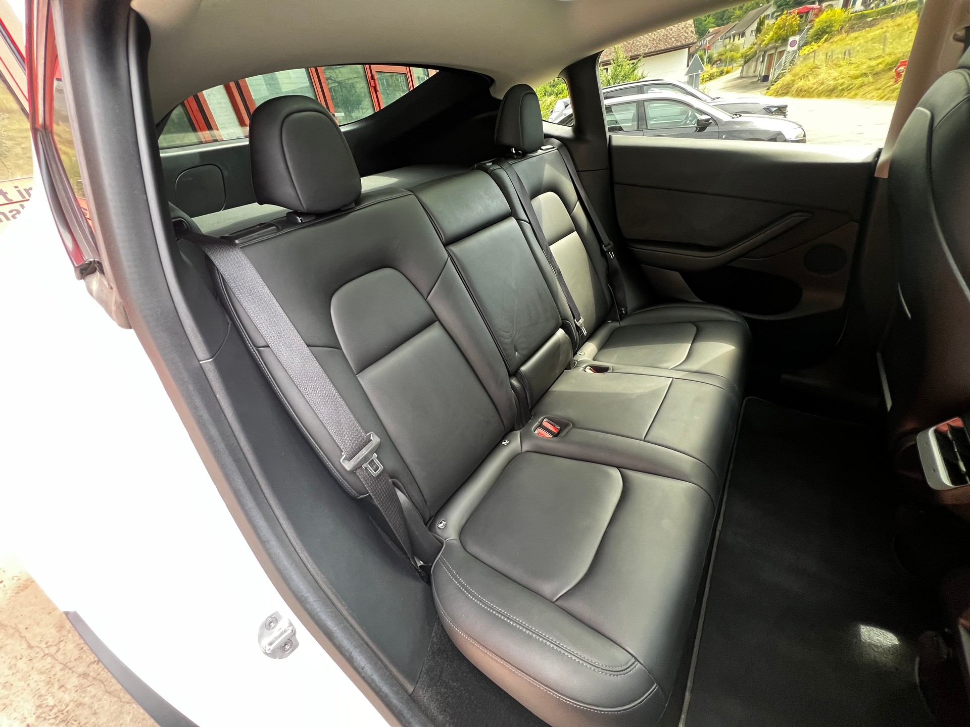 TESLA Model Y Long Range // SoH 92%-image-10