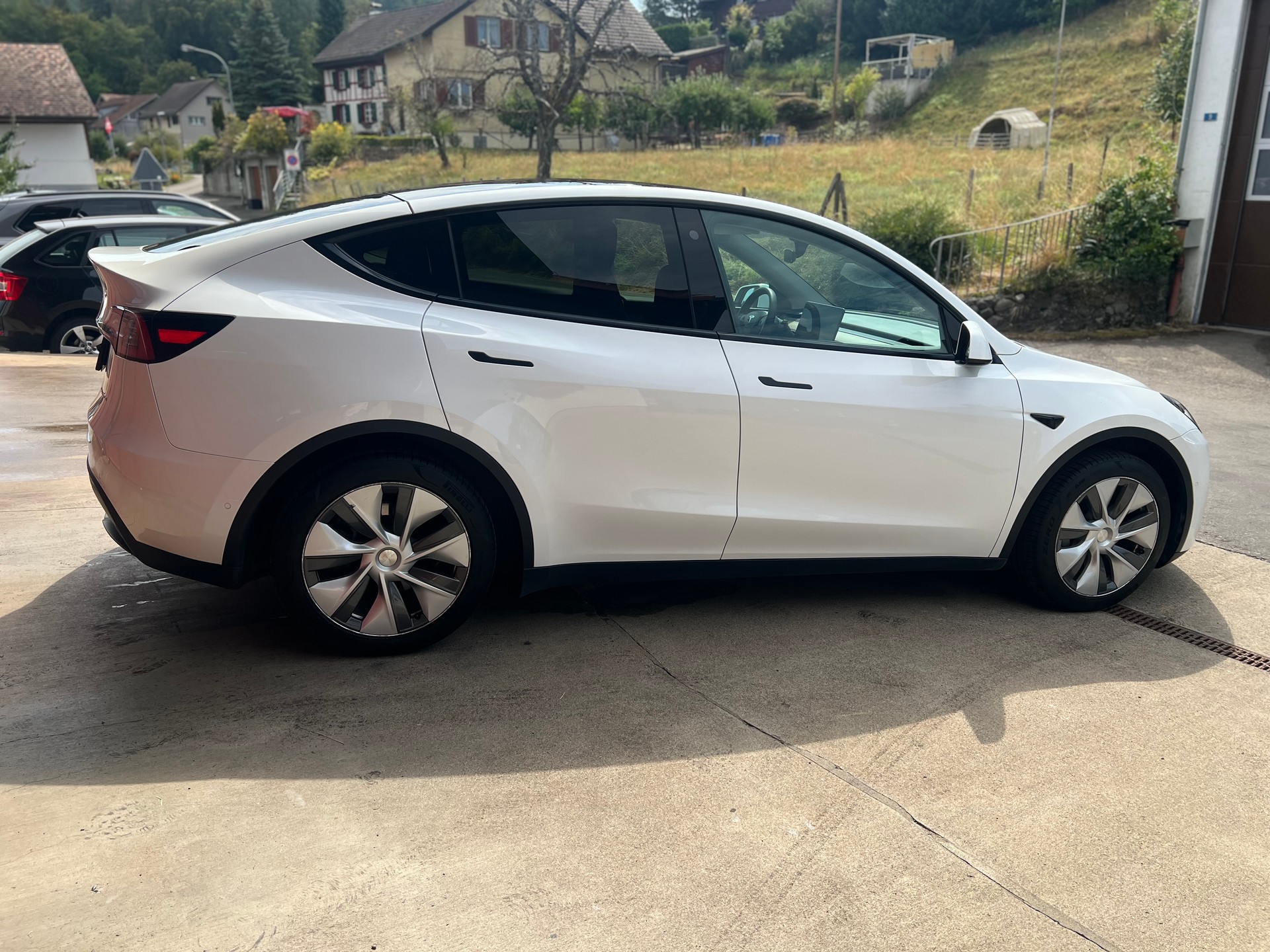 TESLA Model Y Long Range // SoH 92%-image-6