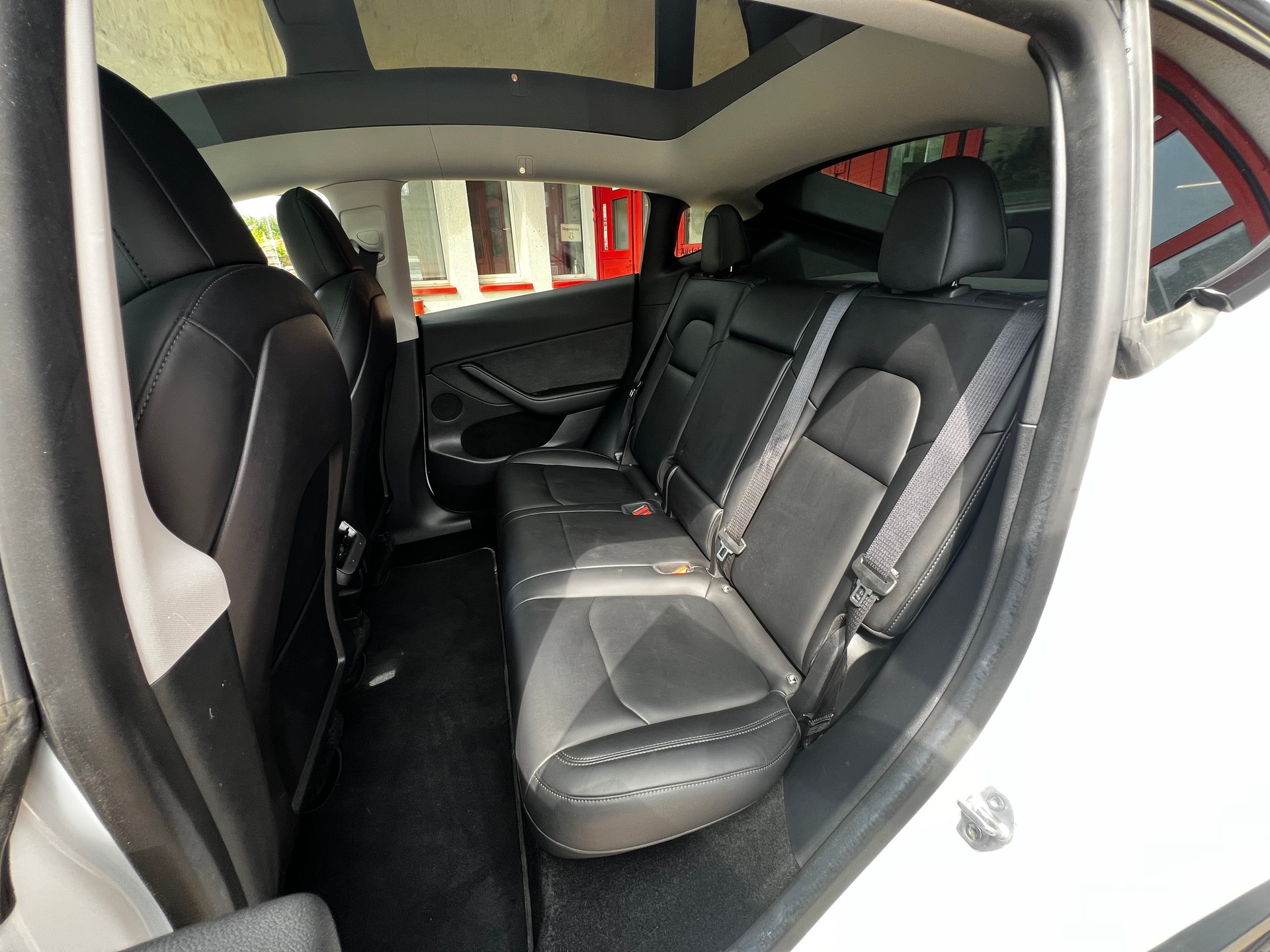 TESLA Model Y Long Range // SoH 92%-image-13