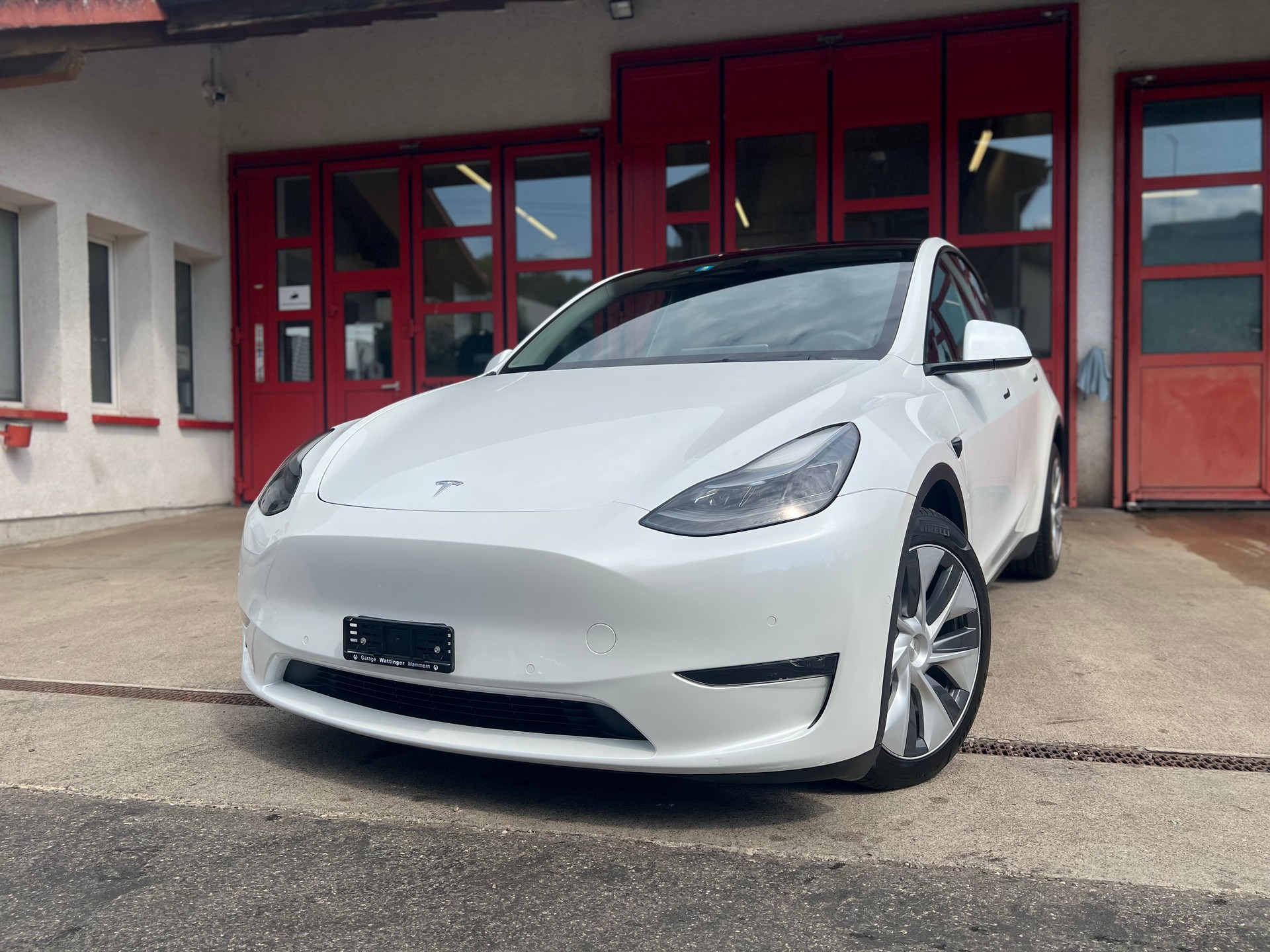 TESLA Model Y Long Range // SoH 92%-image-0