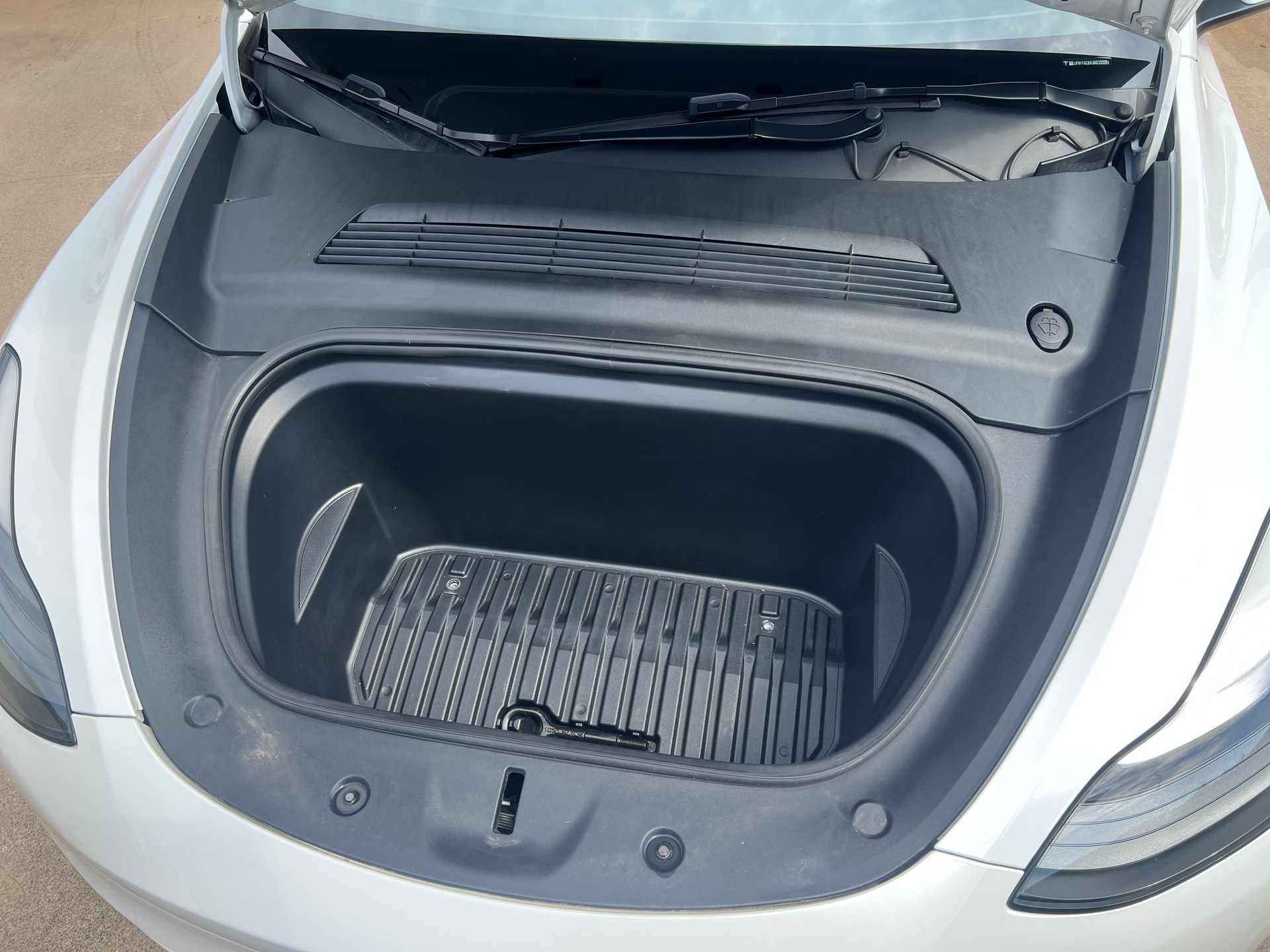 TESLA Model Y Long Range // SoH 92%-image-19