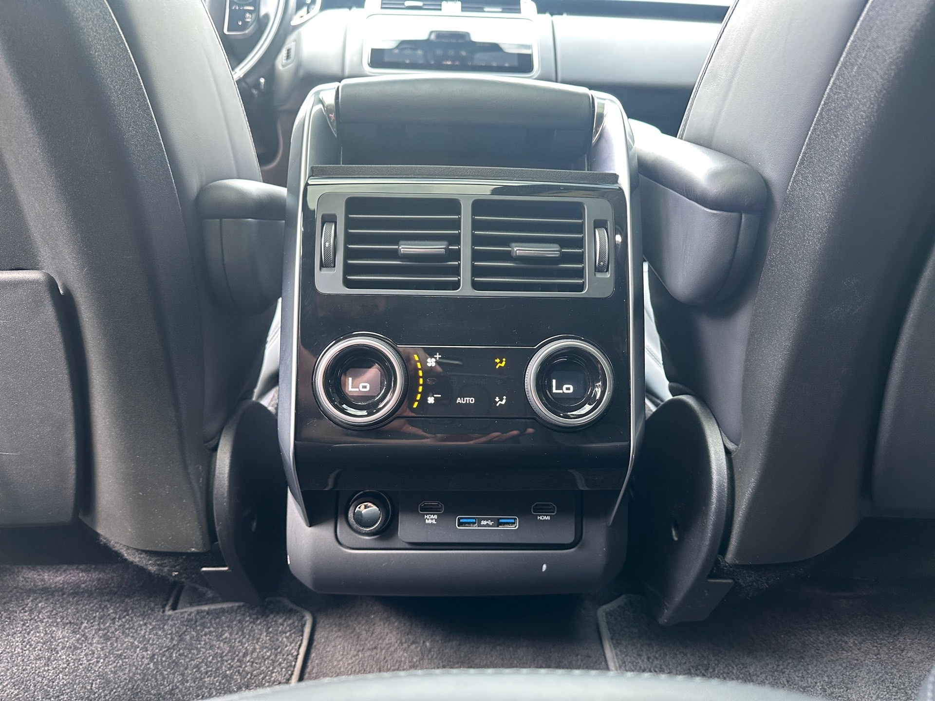 LAND ROVER Range Rover Sport 3.0 SDV6 HSE Automatic-image-11