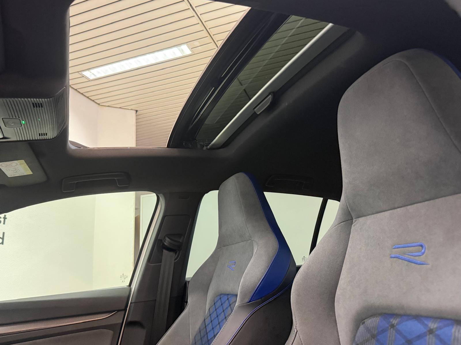 VW Golf 2.0 TSI R Black Edition DSG 4 Motion-image-10