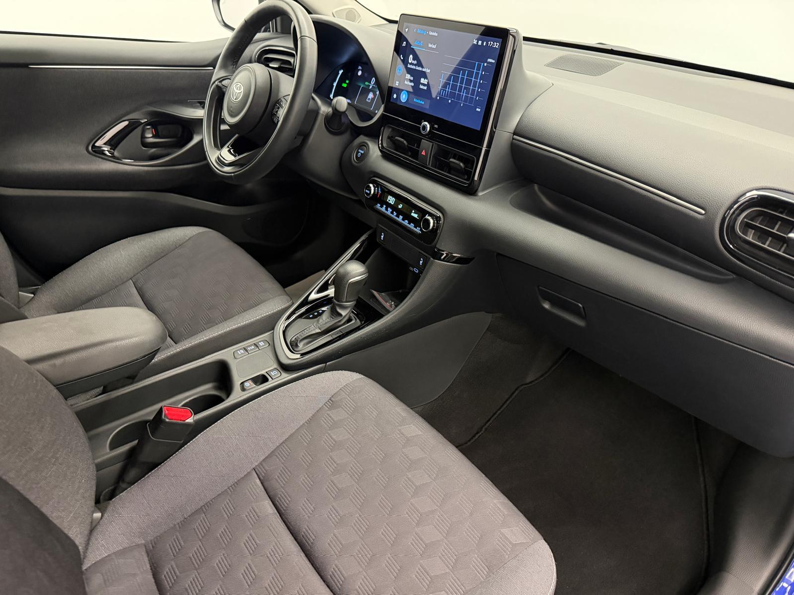 TOYOTA Yaris 1.5 VVT-i HSD Trend-image-10