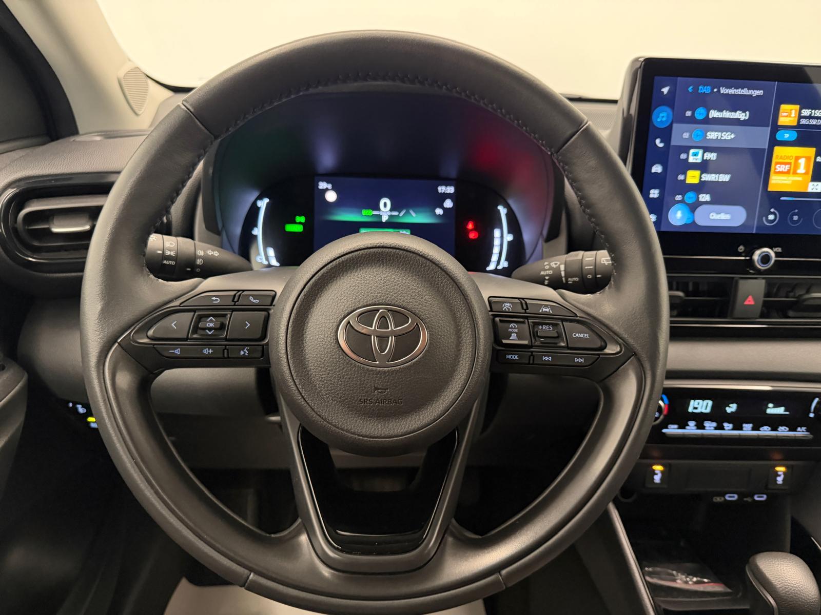 TOYOTA Yaris 1.5 VVT-i HSD Trend-image-16
