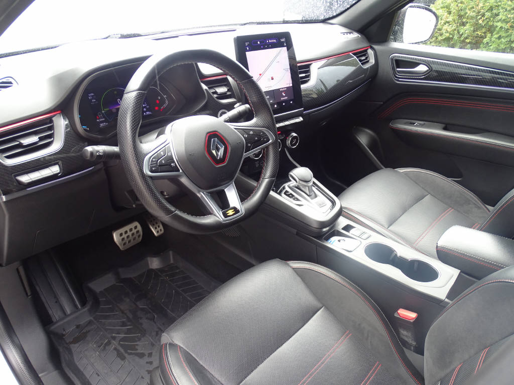 RENAULT Arkana 1.6 E-Tech R.S. Line-showroom-element-3