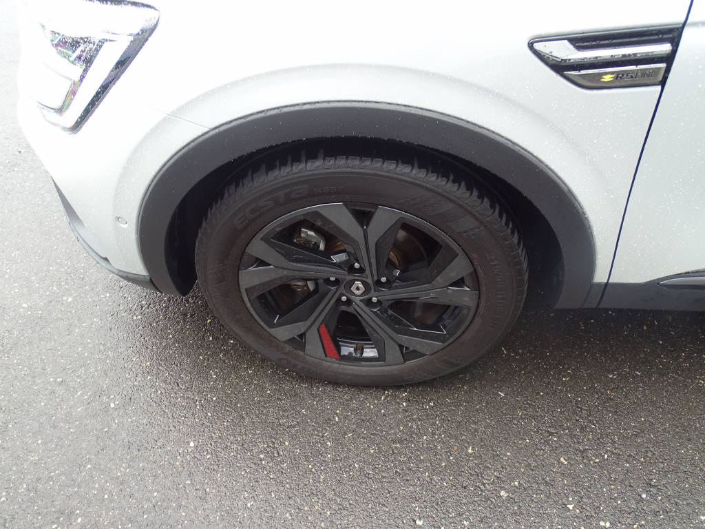 RENAULT Arkana 1.6 E-Tech R.S. Line-showroom-element-1