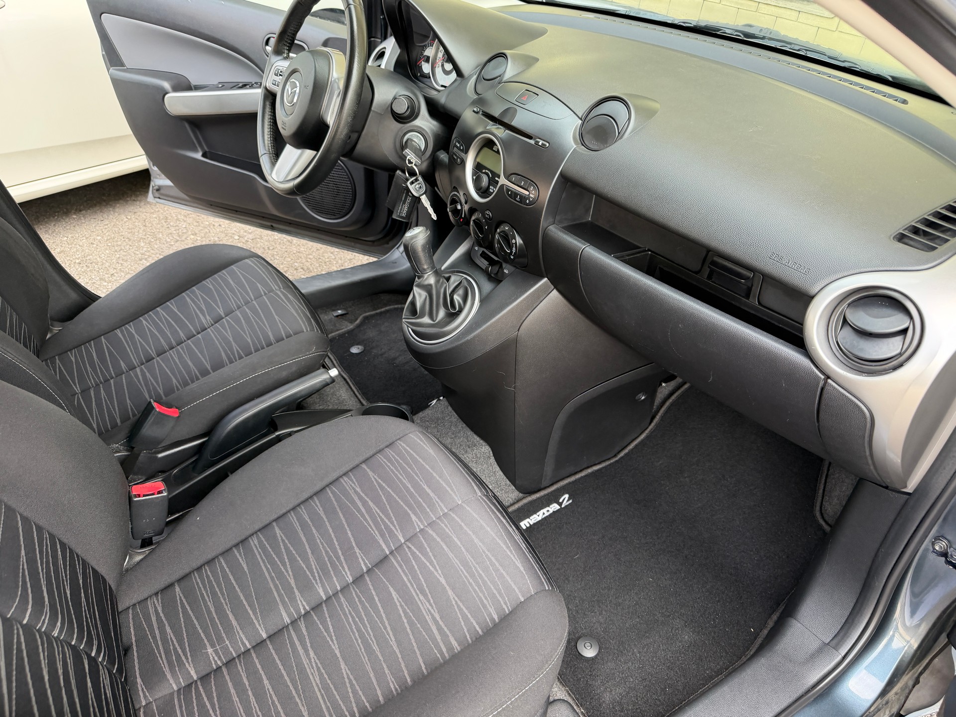 MAZDA 2 1.3i 16V Exclusive-image-9