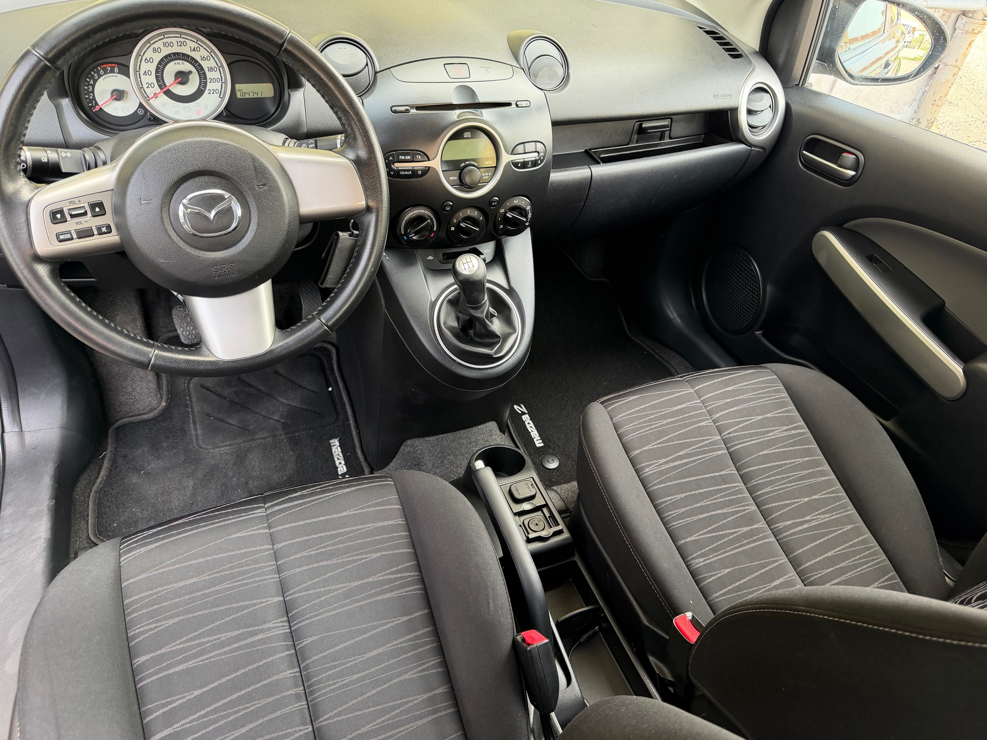 MAZDA 2 1.3i 16V Exclusive-image-8