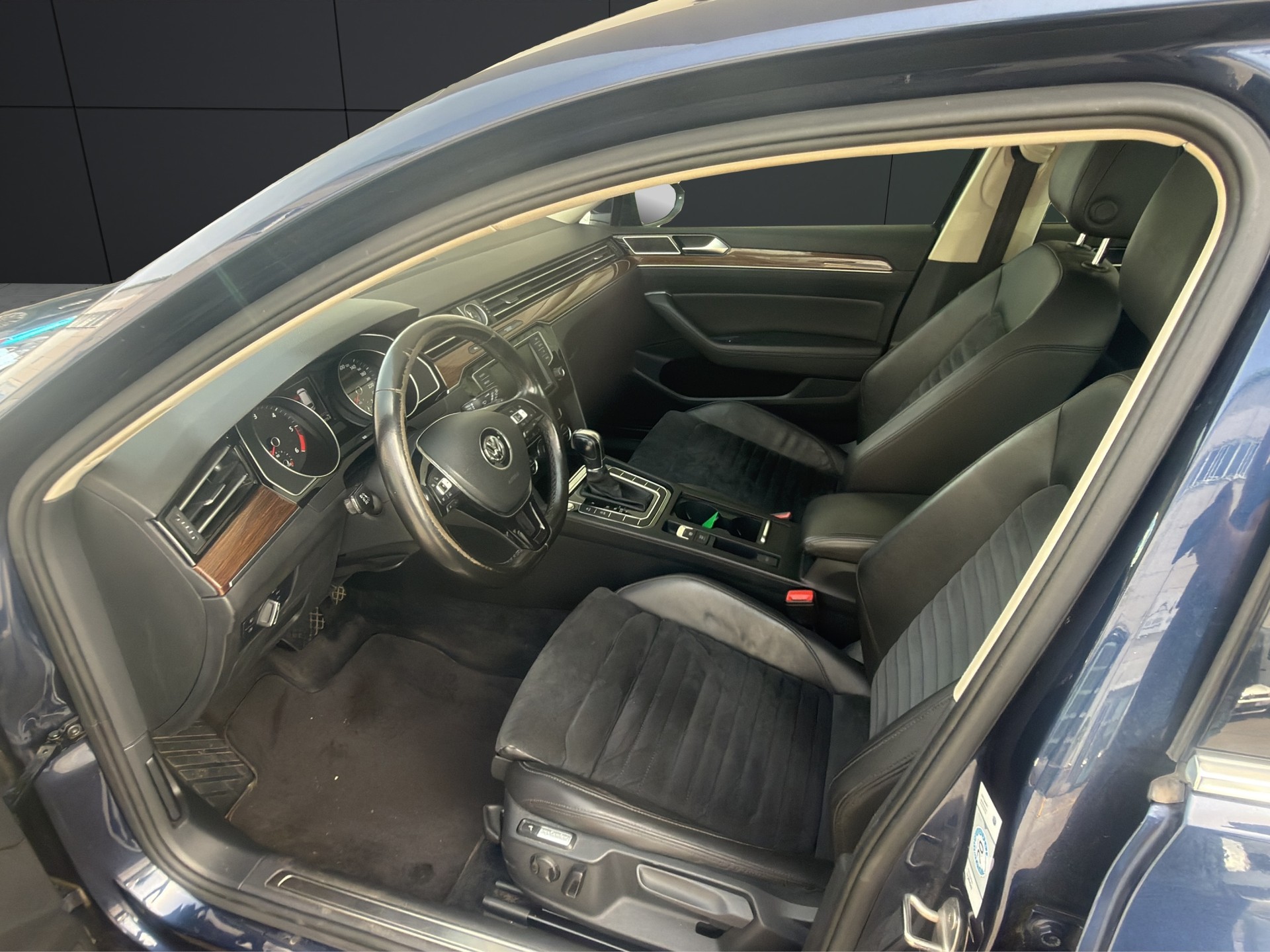 VW Passat 2.0 Tdi Bluemotion-image-14
