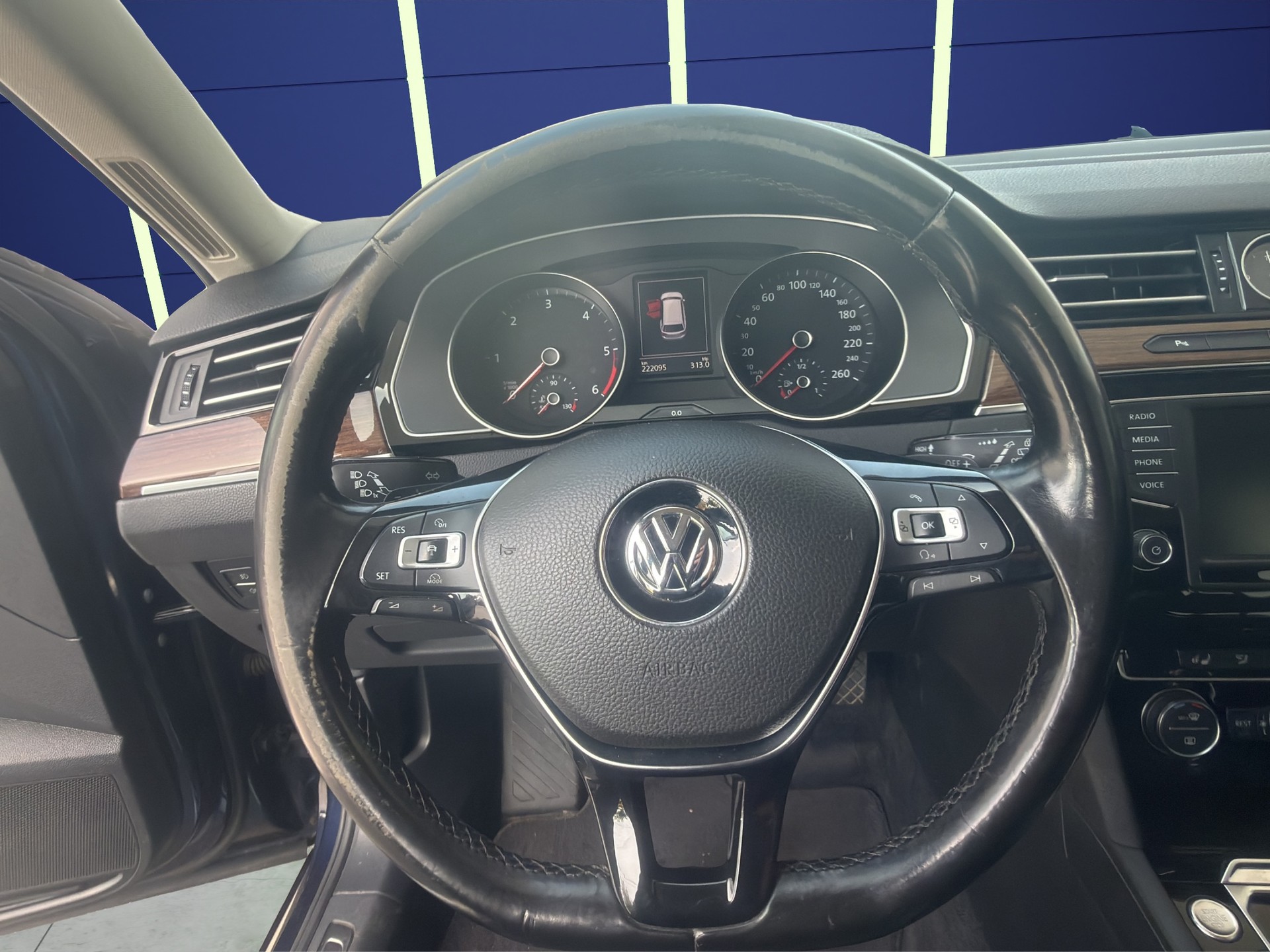 VW Passat 2.0 Tdi Bluemotion-image-15