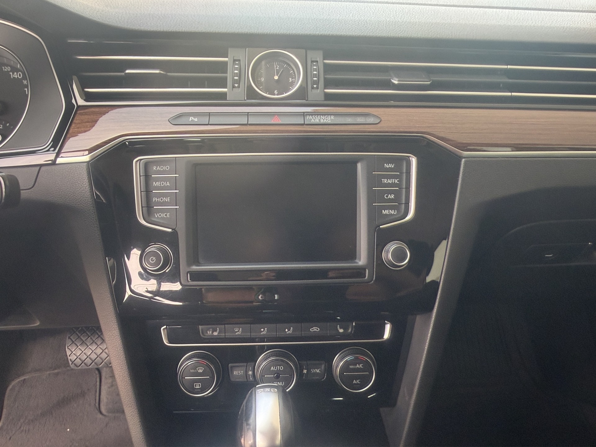 VW Passat 2.0 Tdi Bluemotion-image-12
