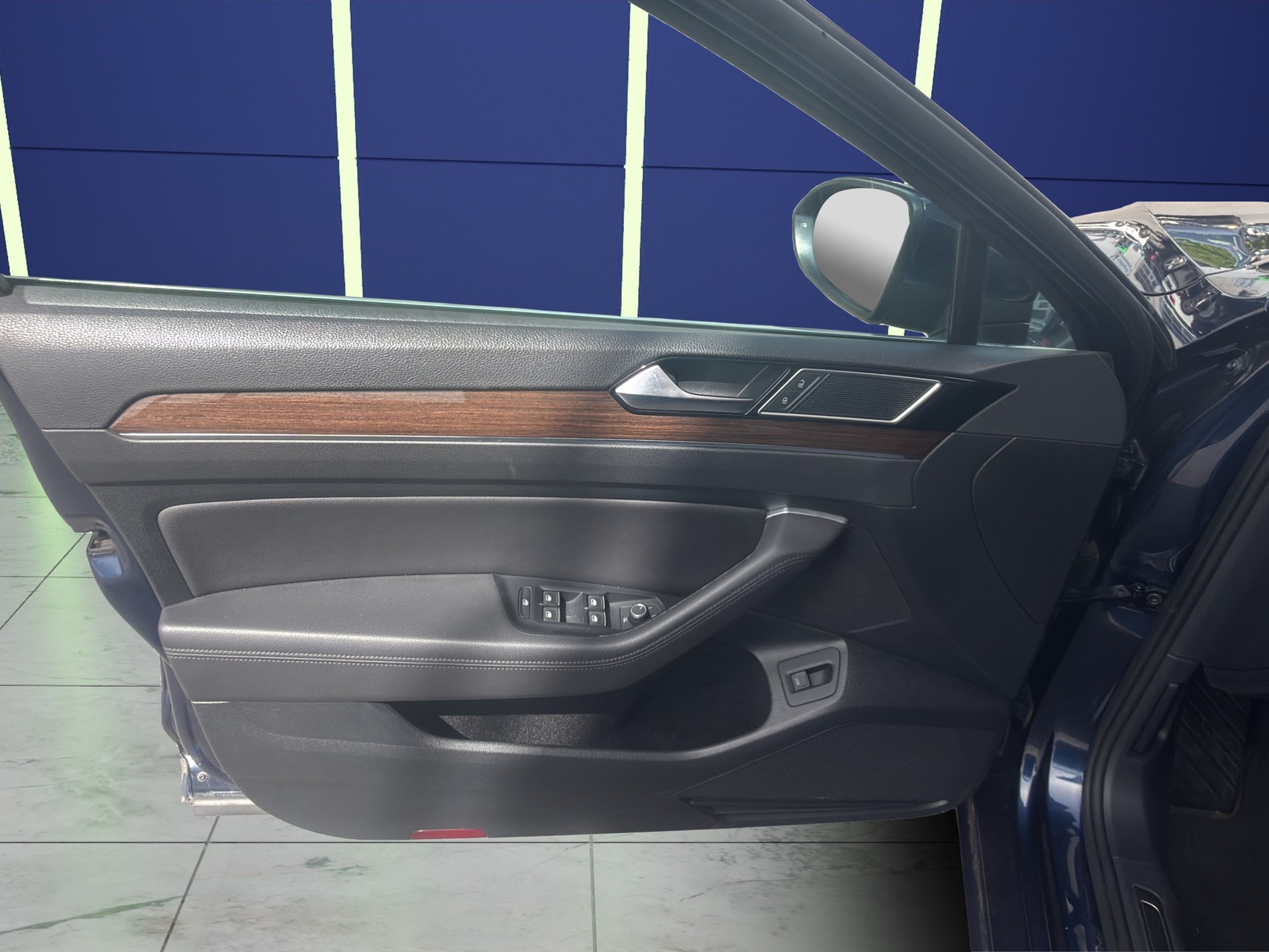 VW Passat 2.0 Tdi Bluemotion-image-11