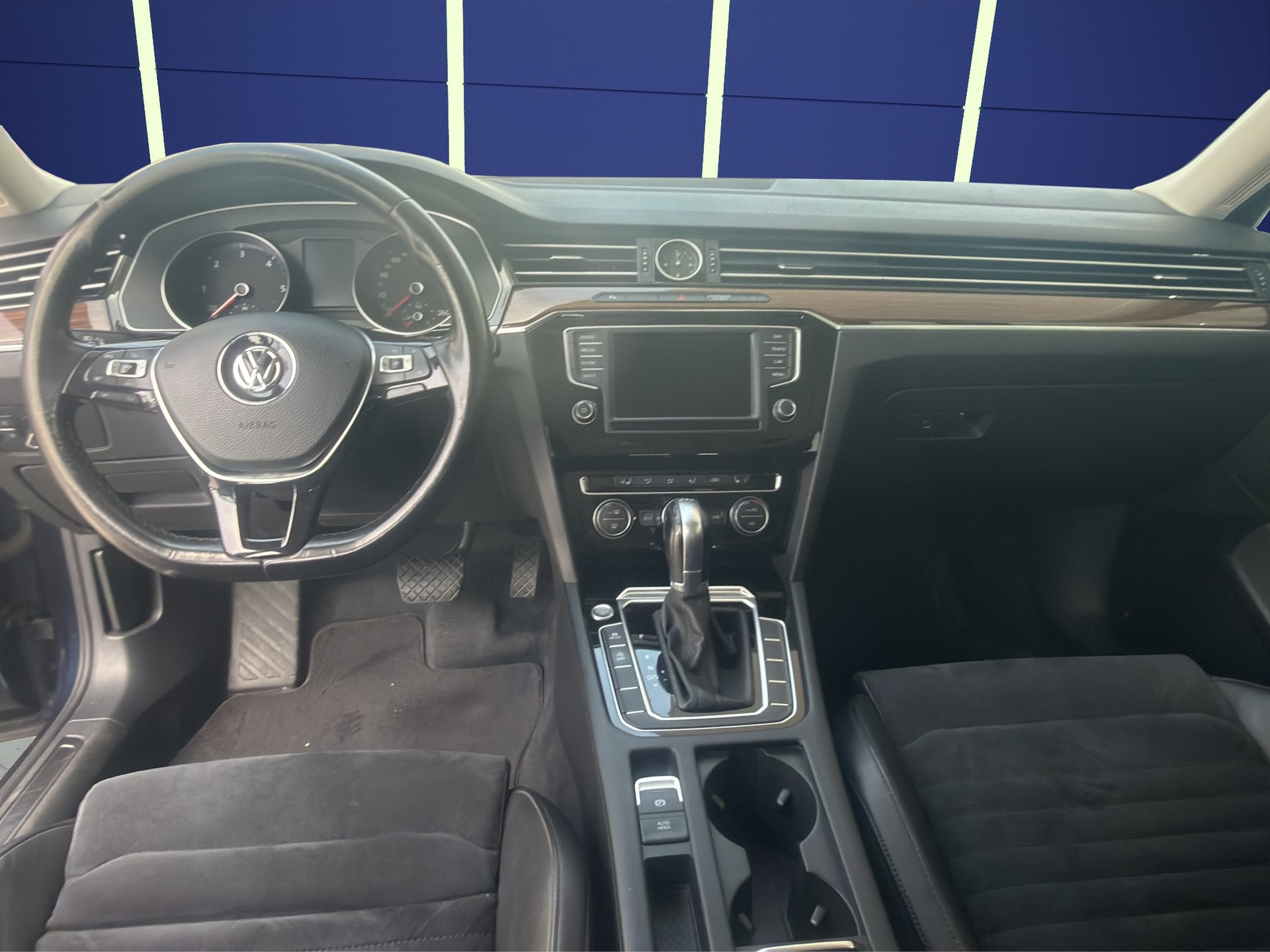 VW Passat 2.0 Tdi Bluemotion-image-17