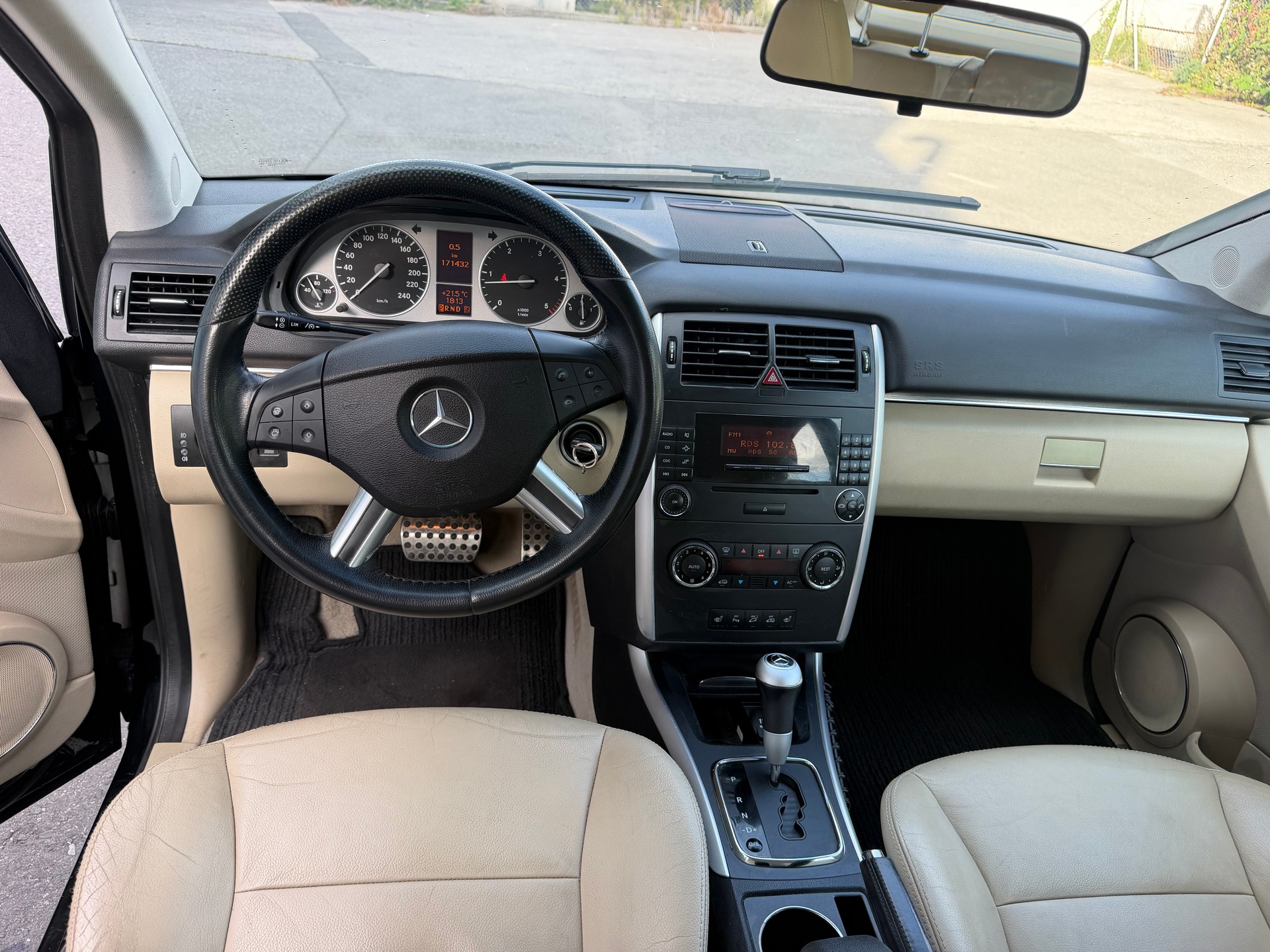 MERCEDES-BENZ B 180-image-6