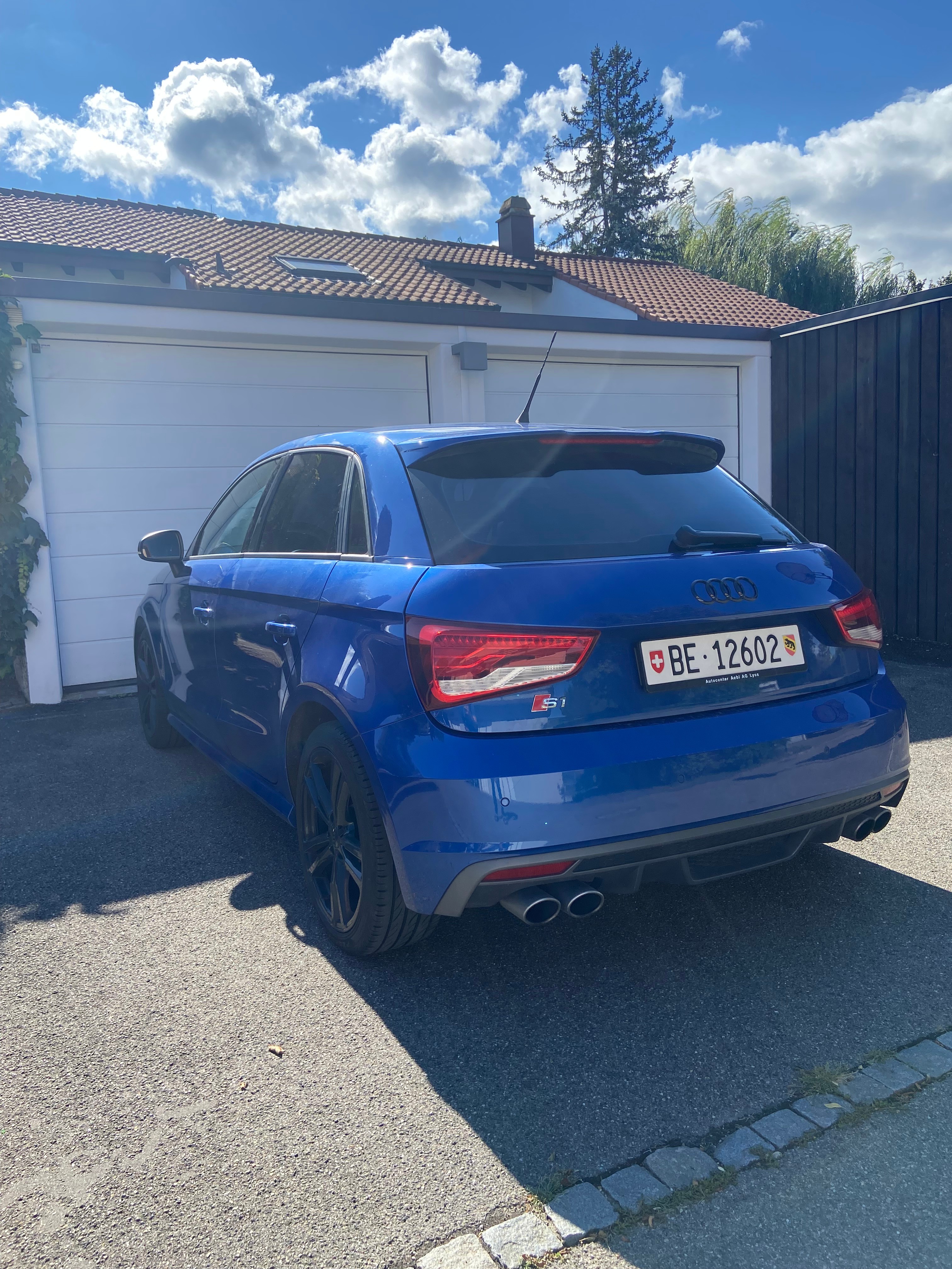 Car photo