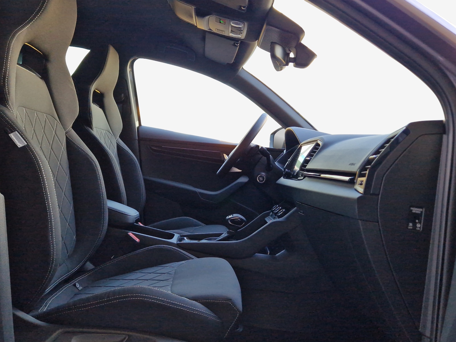 SKODA Karoq 2.0 TSI SportLine 4x4 DSG-image-14