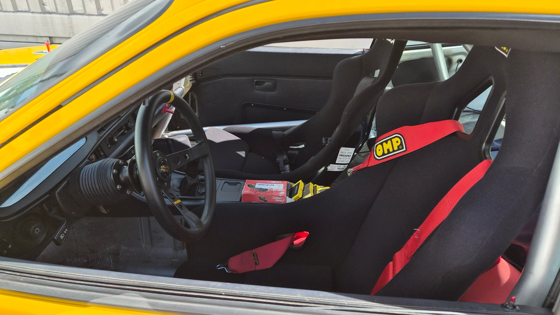 PORSCHE 944 Turbo-image-3