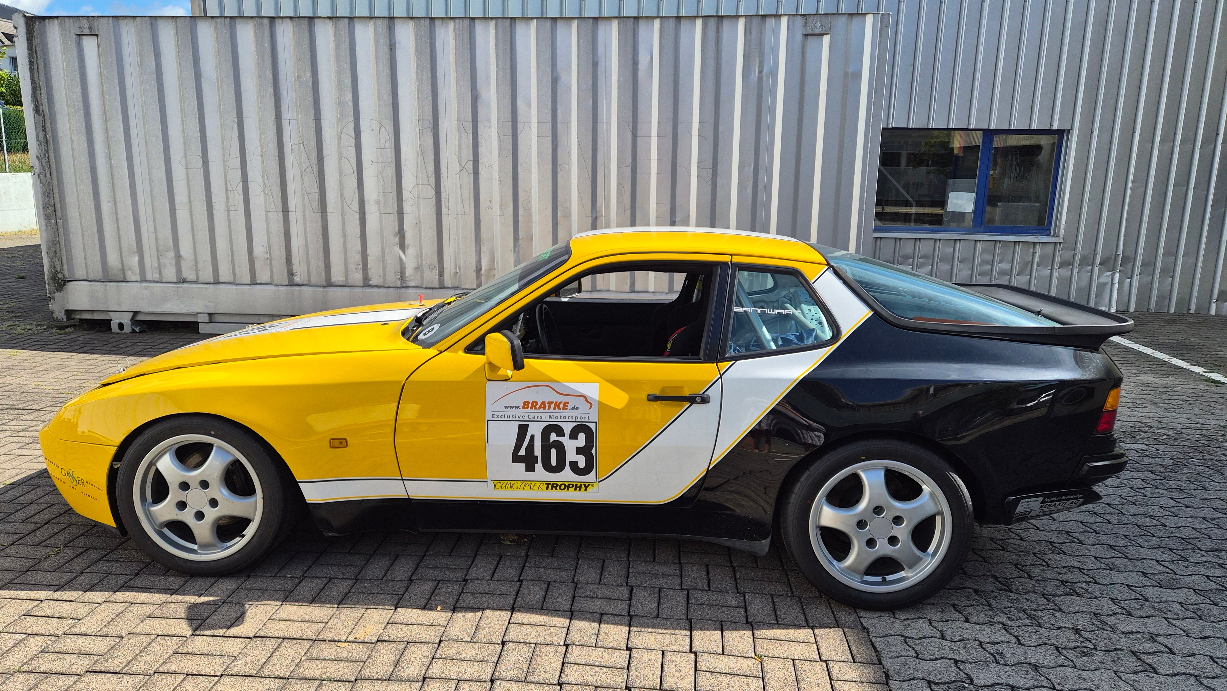 PORSCHE 944 Turbo — slika 1
