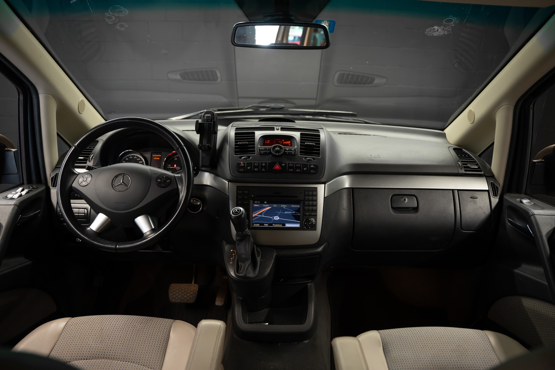 MERCEDES-BENZ Viano 2.2 CDI Blue Efficiency Ambiente EL A-image-13