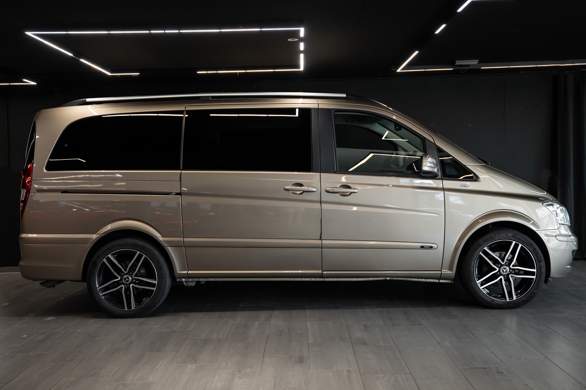 MERCEDES-BENZ Viano 2.2 CDI Blue Efficiency Ambiente EL A-image-2