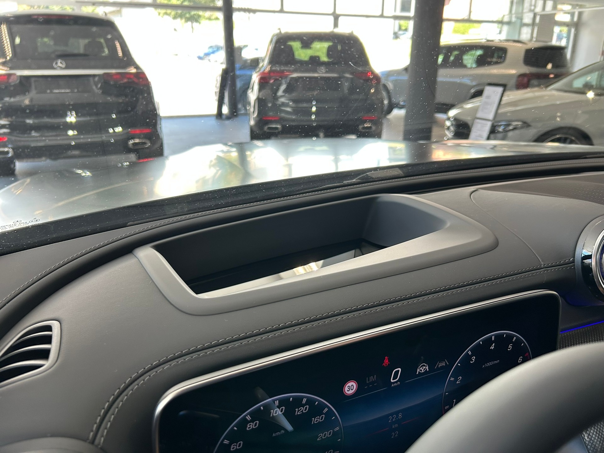 MERCEDES-BENZ GLC 53 AMG 4Matic+ 9G-Tronic-image-22