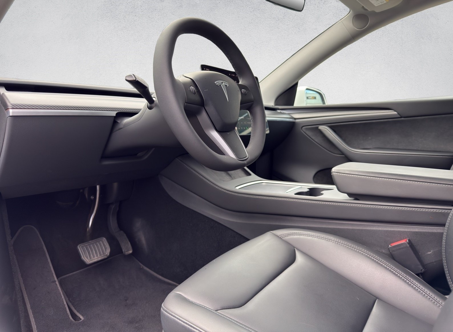 TESLA MODEL Y-image-13