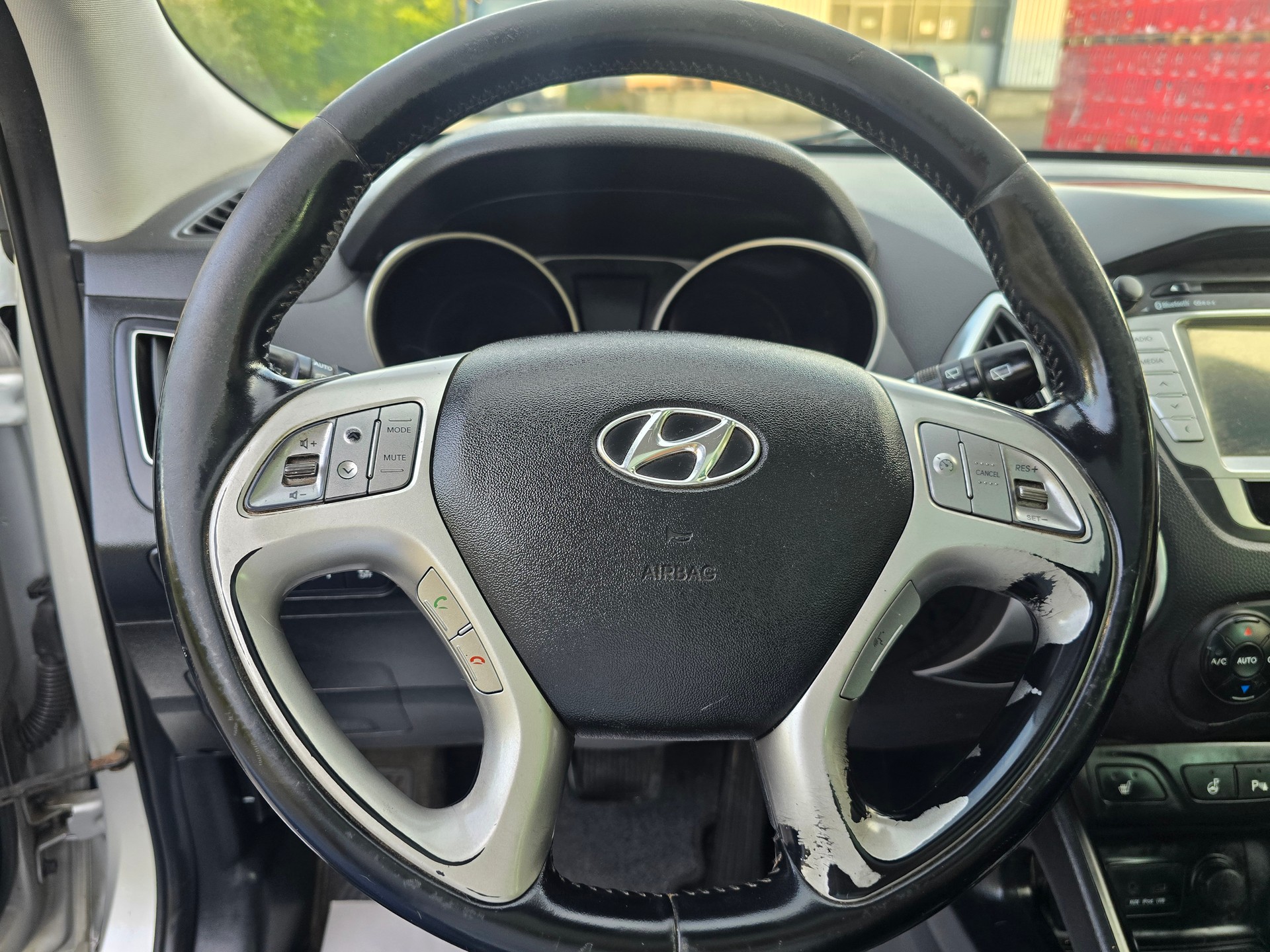 HYUNDAI iX 35 2.0 CRDi Premium 4WD Automatic-image-20