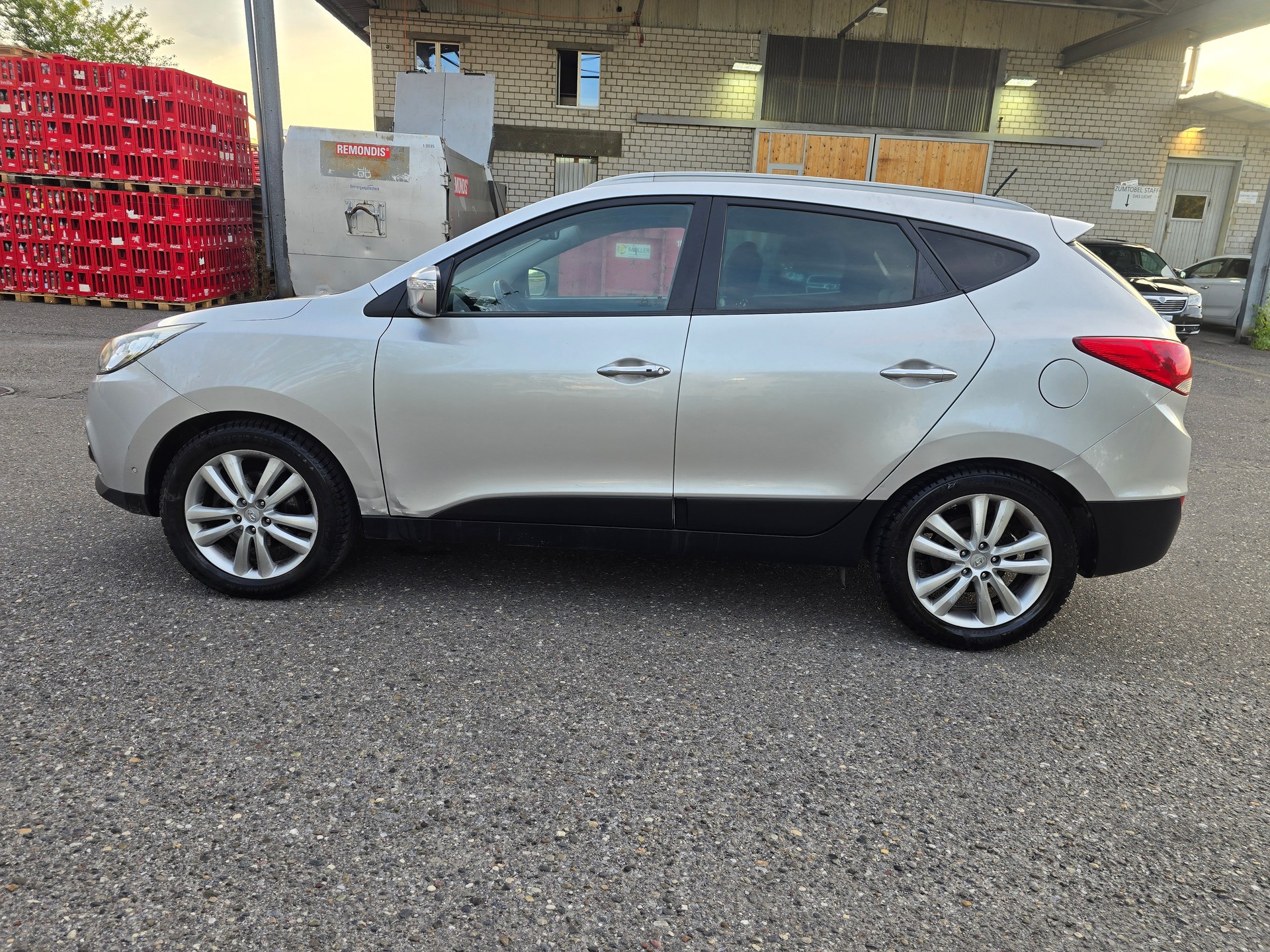 HYUNDAI iX 35 2.0 CRDi Premium 4WD Automatic-image-9