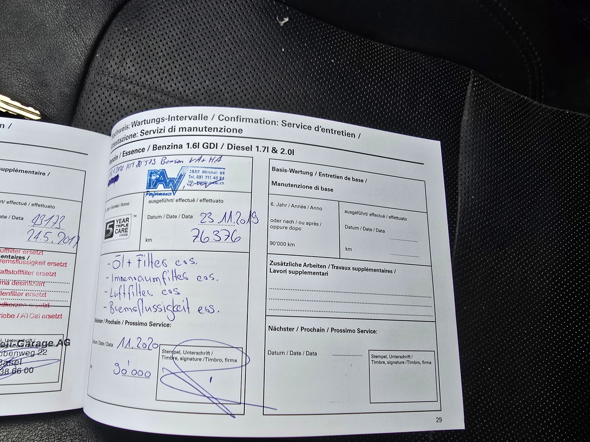 HYUNDAI iX 35 2.0 CRDi Premium 4WD Automatic-image-23